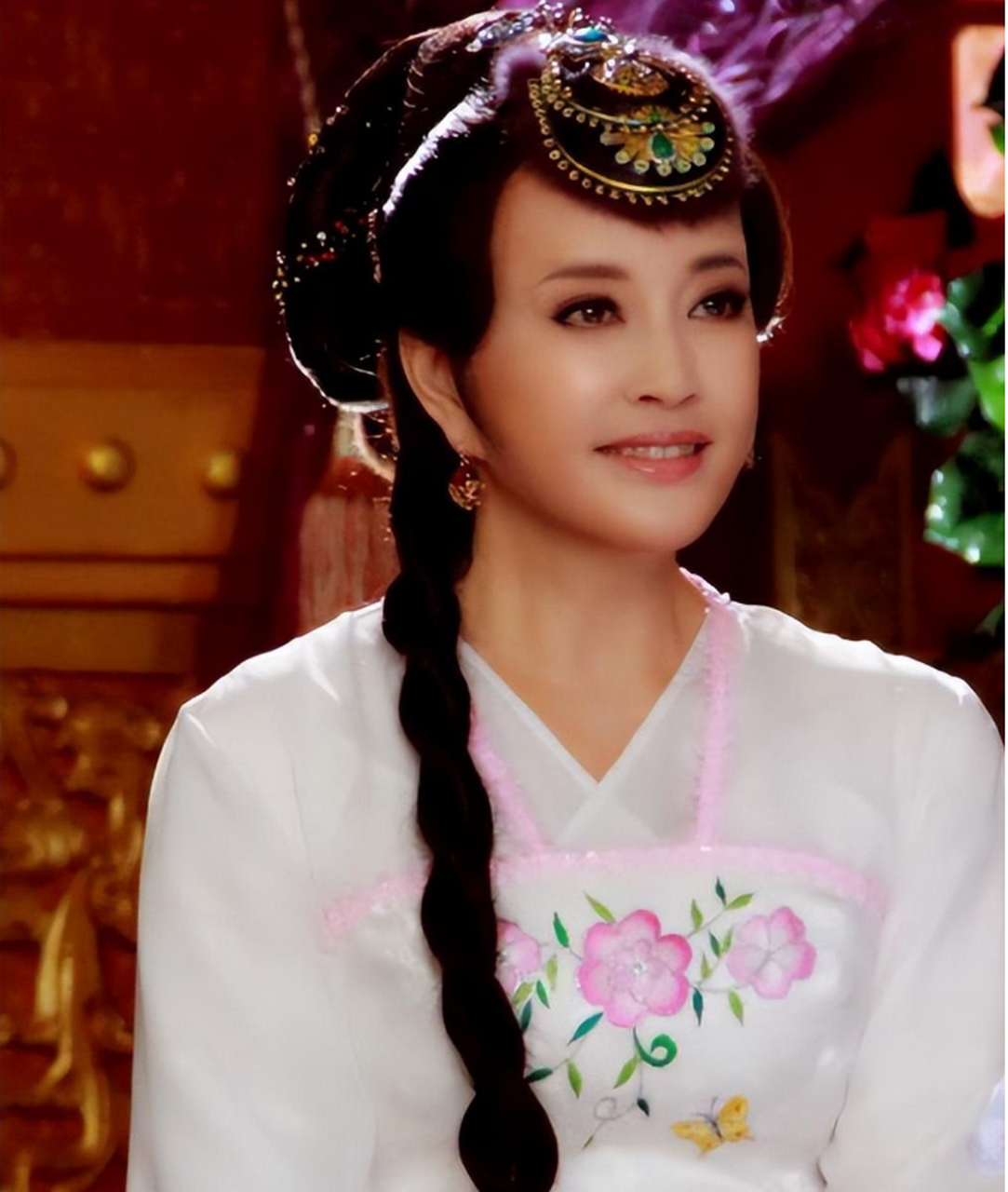 年轻时的刘晓庆可是大美女,出演过很多经典作品,不仅长得美,演技也