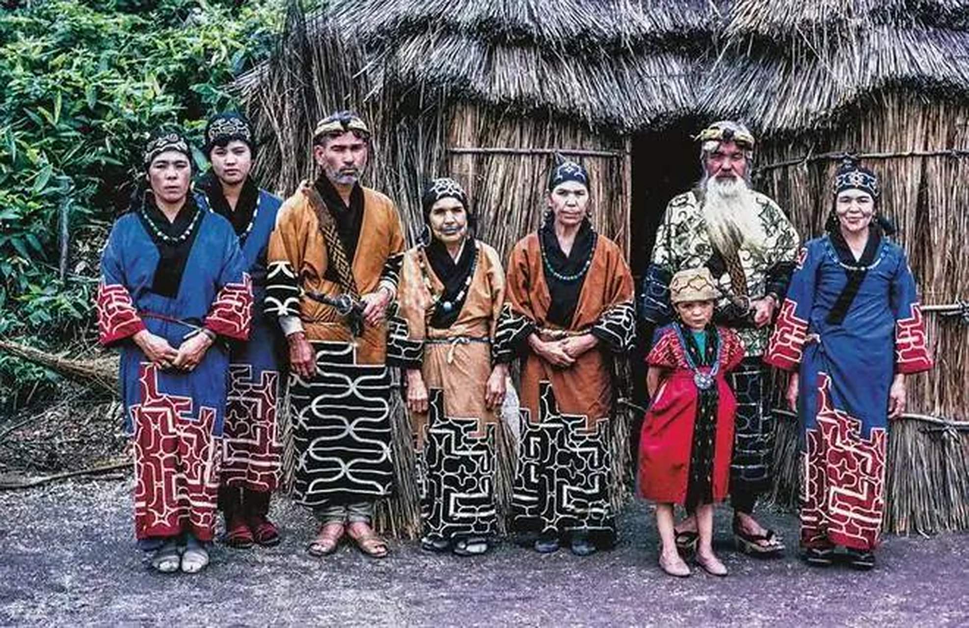 不过由于日本自古以来就宣传自己是单一的大和民族,阿伊努人始终受