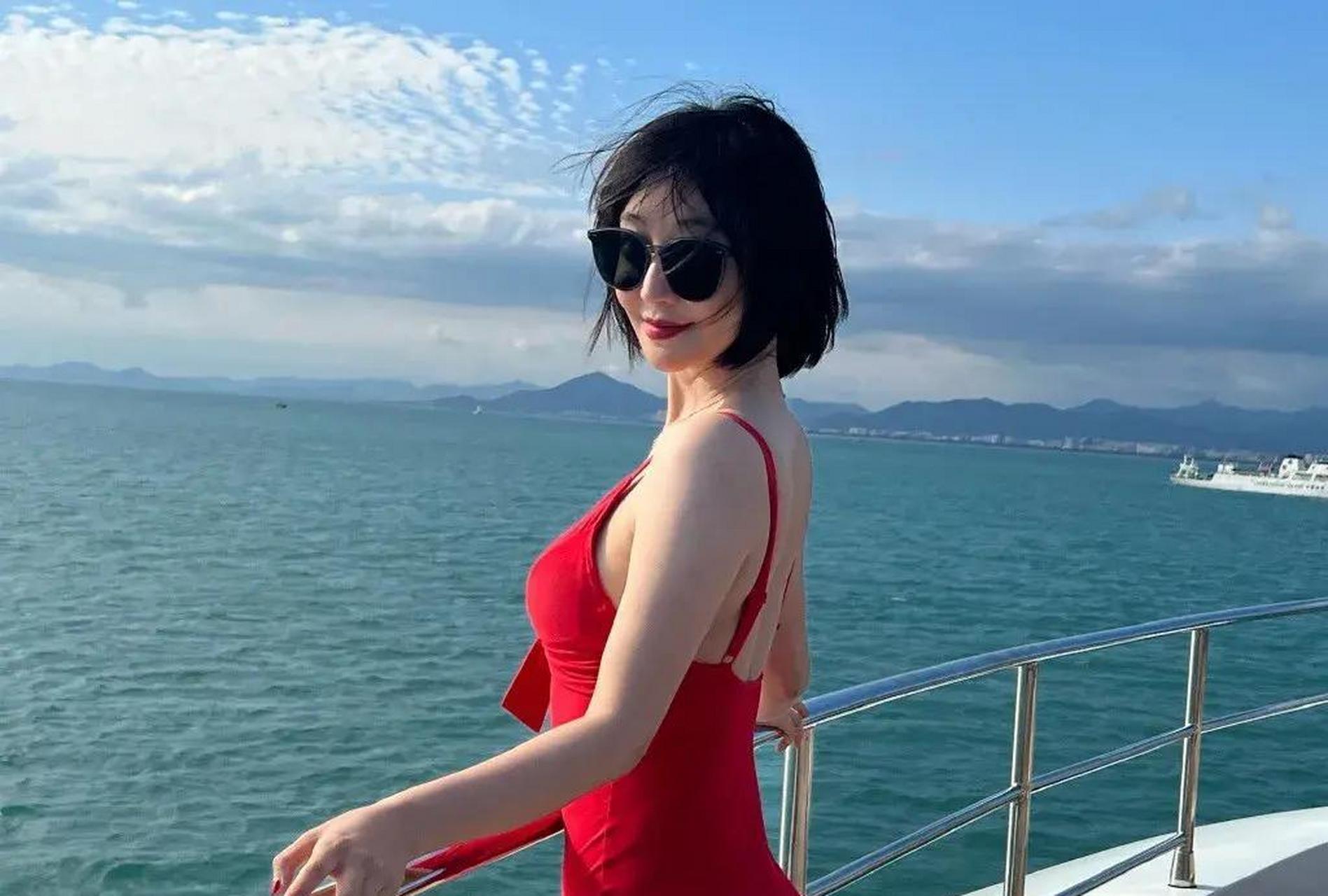 姜尘,明媚的夏日气息