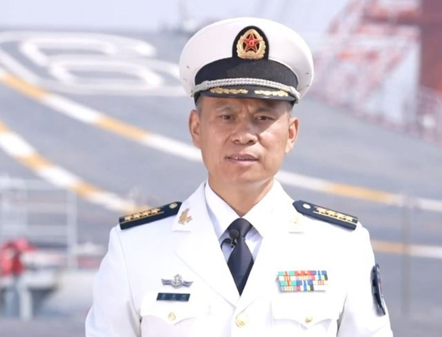 大校的存在,主要就是为了控制少将的数量.