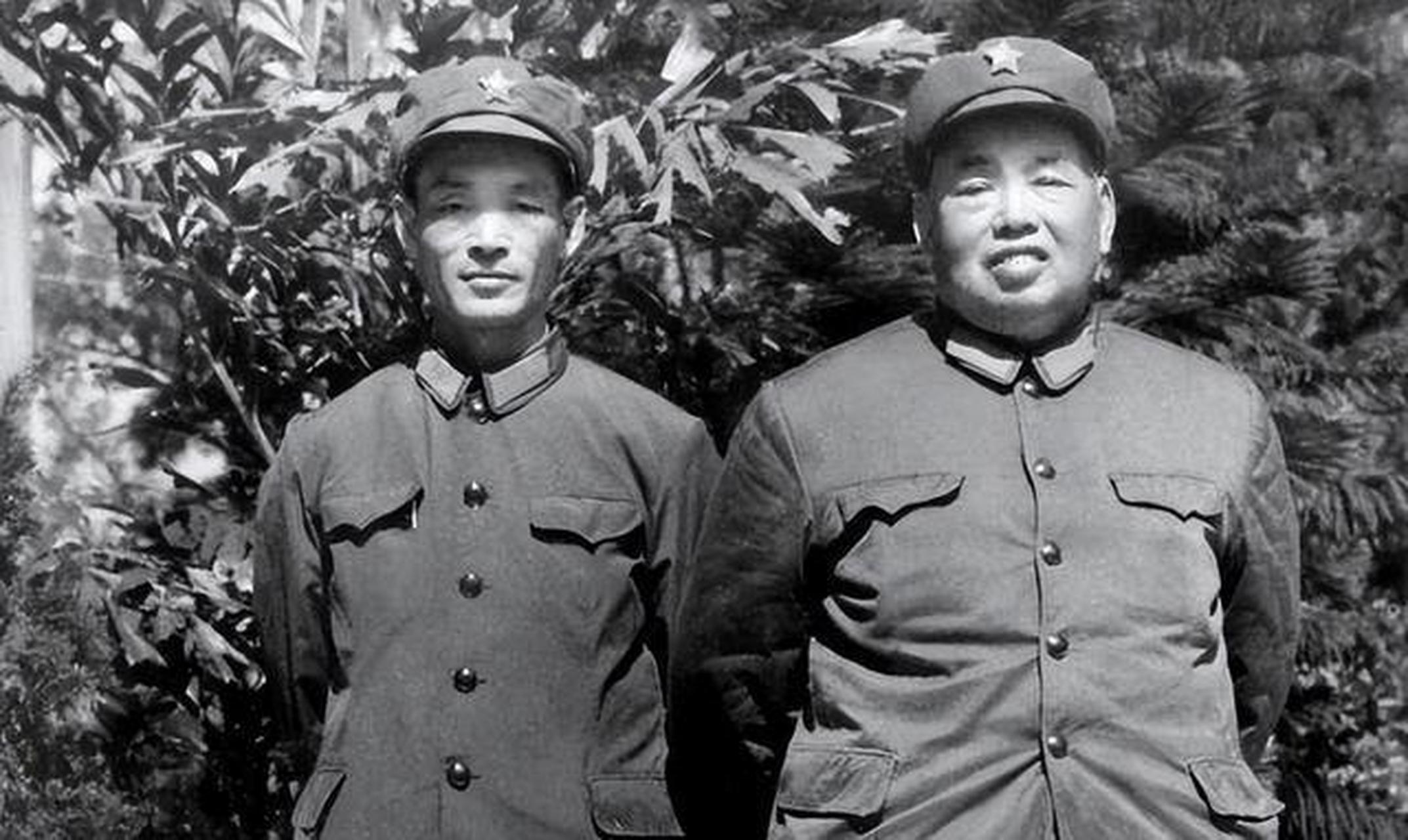 图片上这个男子是许世友将军的第2个儿子,他的名字叫许建军.