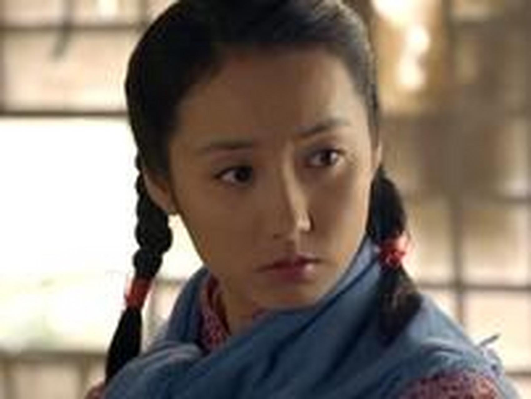 不料日久生情,有妻儿的孙玉亭爬到了王彩娥的床上,被脑子少根筋的侄儿