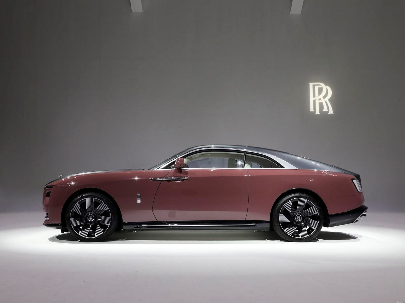 劳斯莱斯闪灵新配色发布,新增星光门饰板!