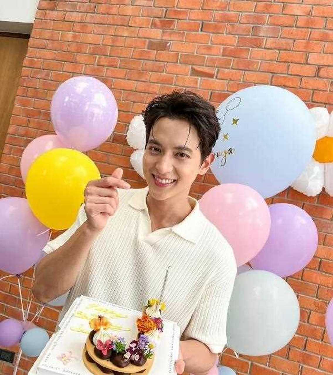 james jirayu,生日快乐![期待]