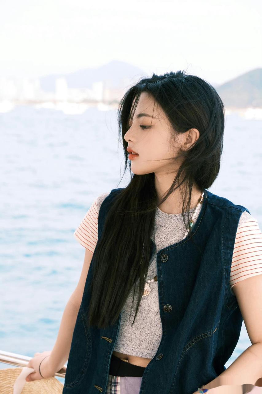 杨超越给高考生加油