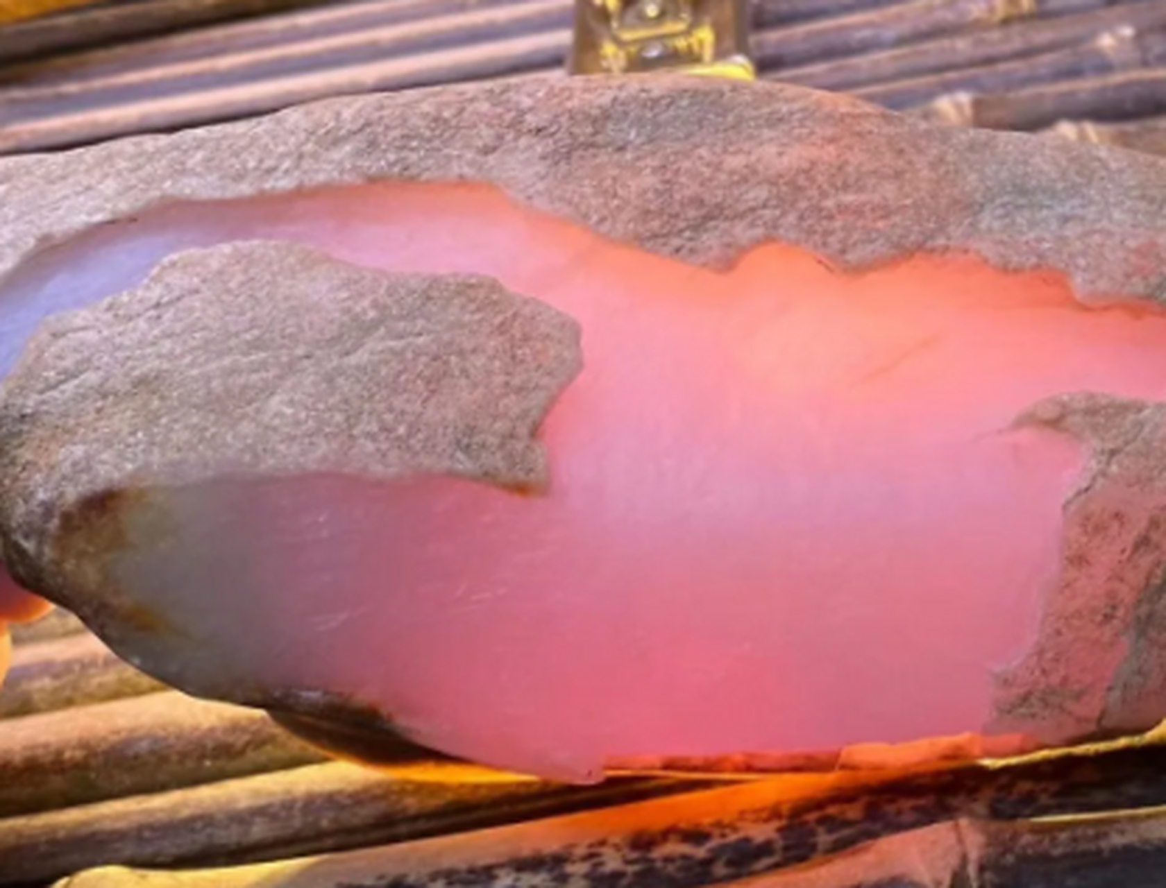 桃花春翡翠(桃花春翡翠贵吗值钱吗)