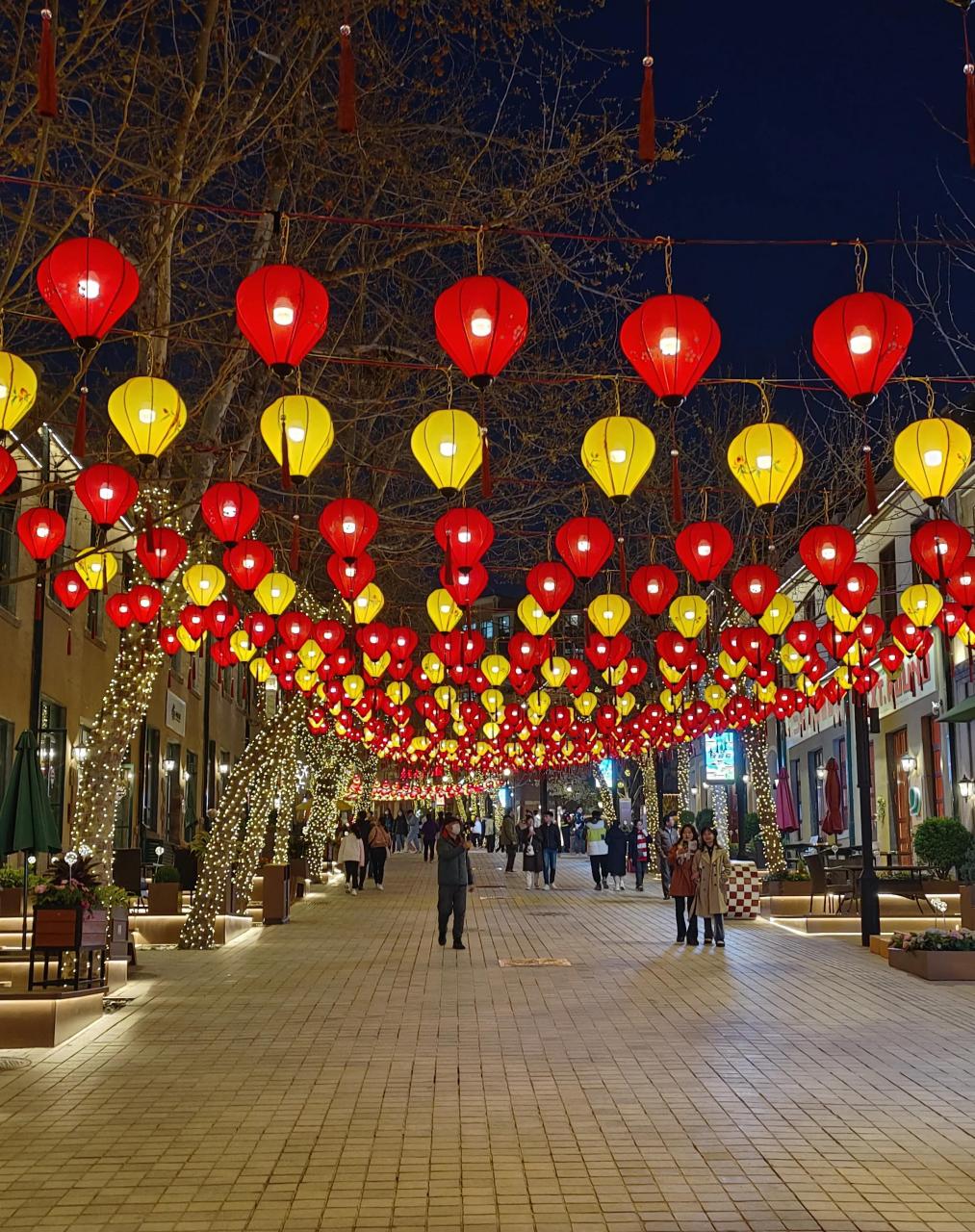 曾经的中山路商业圈,如今再现辉煌.一青岛中山路夜景