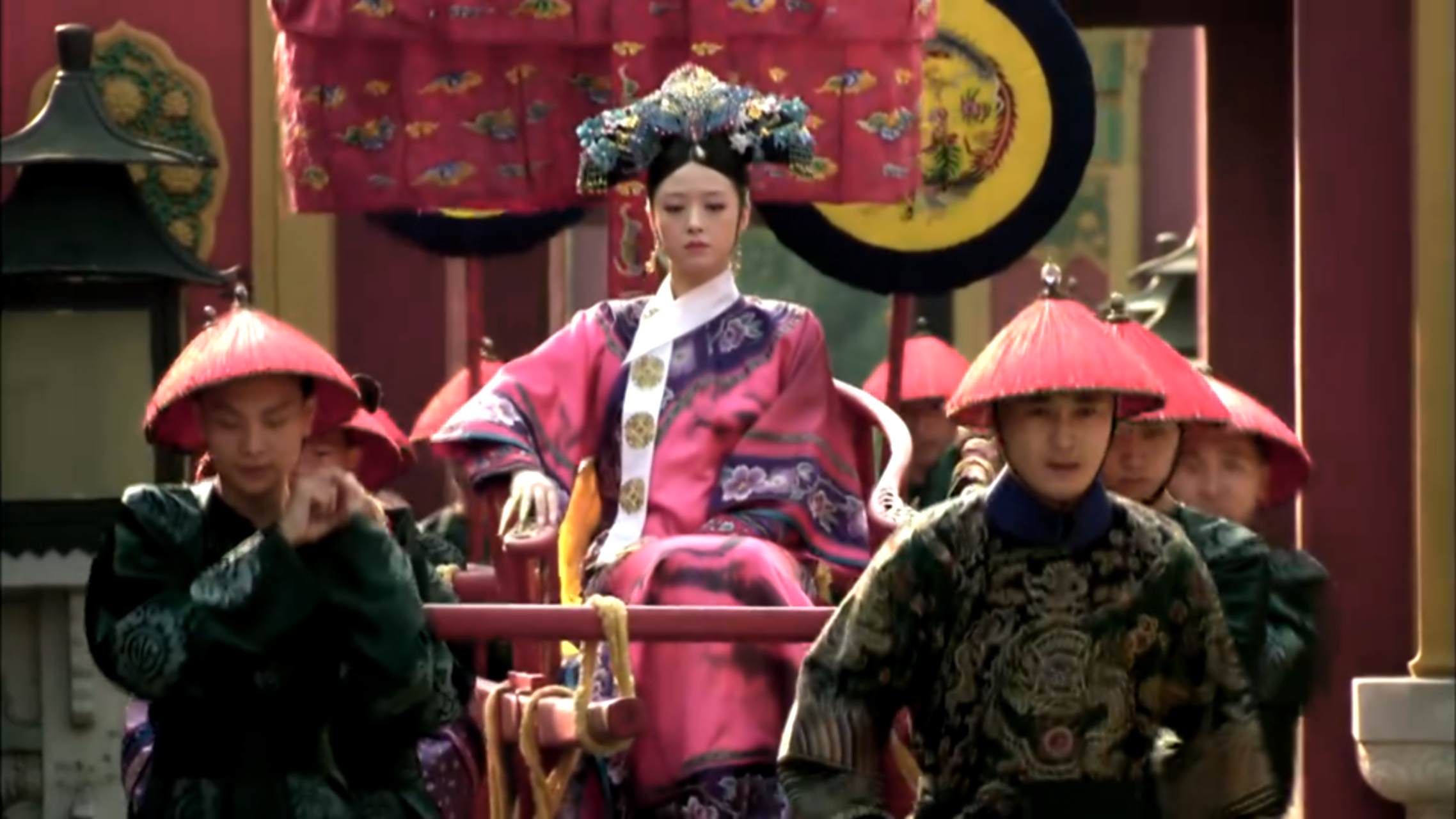 华妃霸气坐轿撵,她从哪里来,要到哪里去?