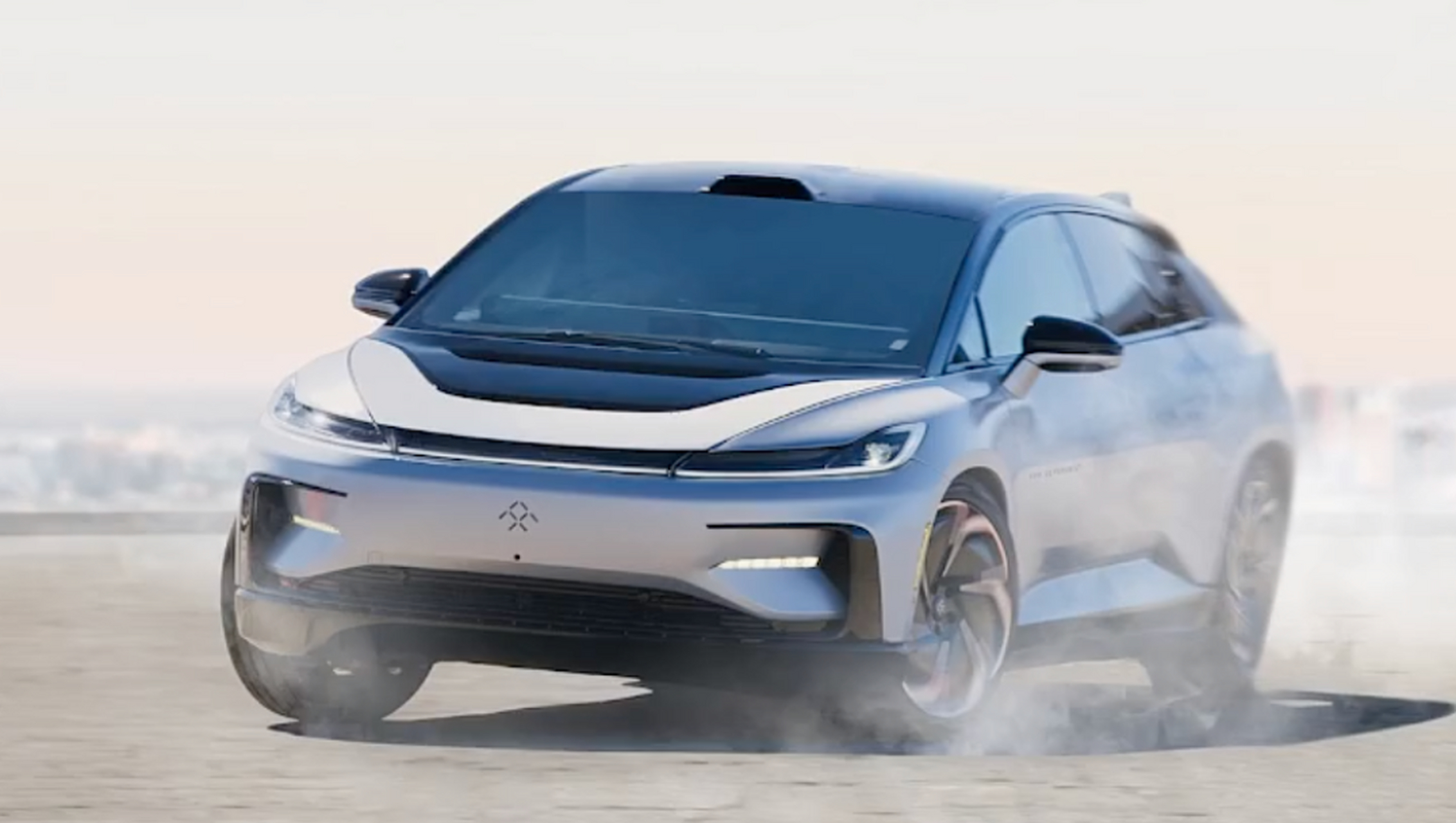 贾跃亭首款车型ff91售价220万元#   啊,老贾这次九年磨一剑,终于把f