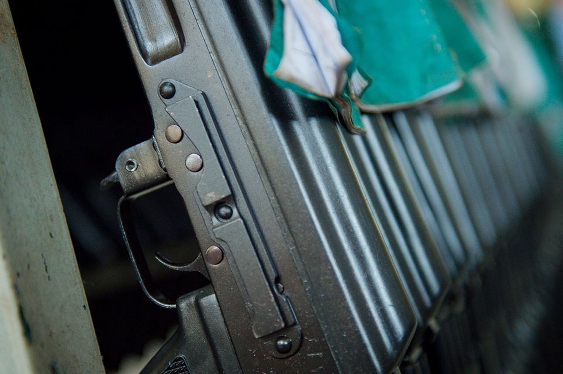 "mattle black"(青黑色)是越南人民军的z111生产的akn突击步枪的一种