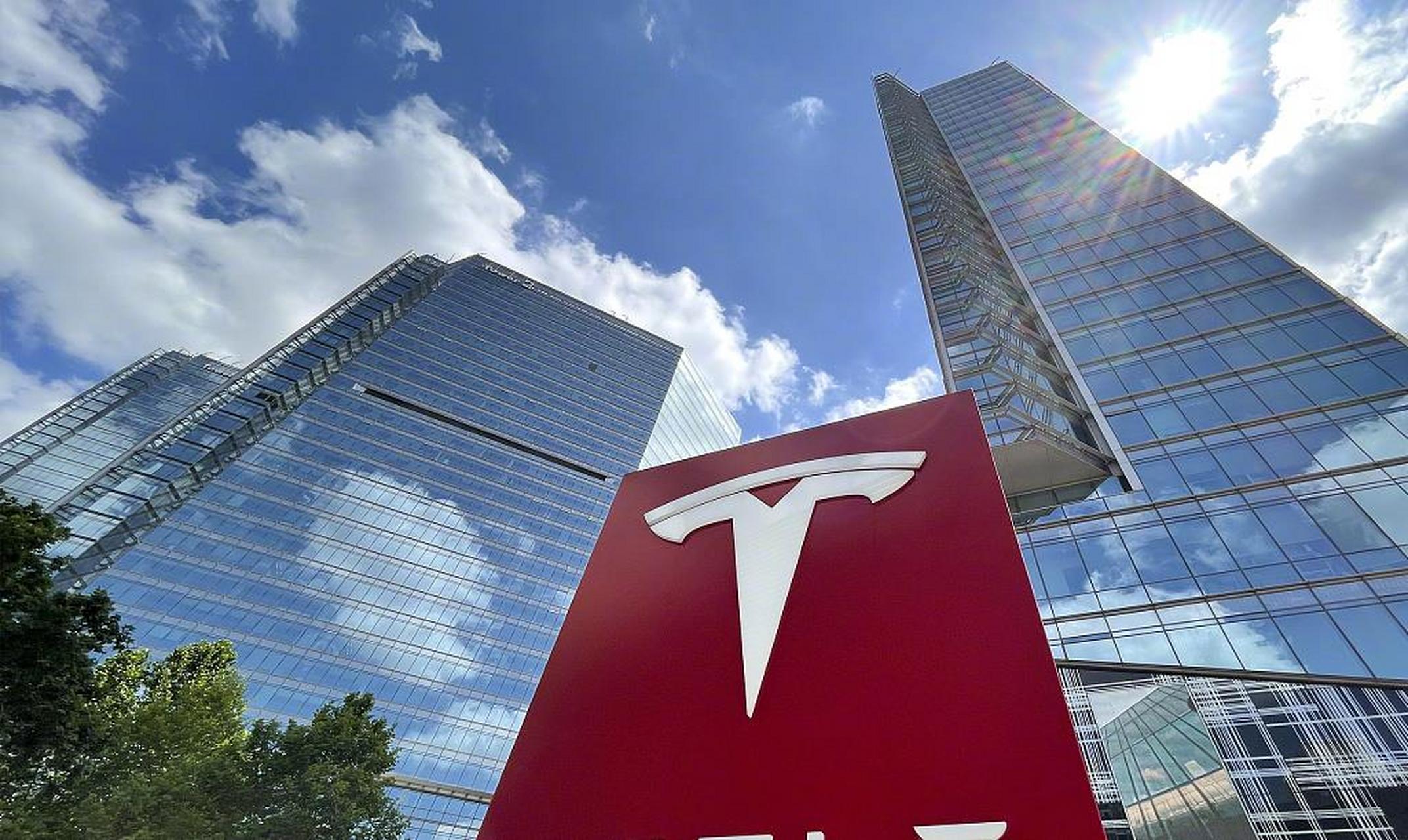 据上海临港招聘发布,近日刚刚签约落户上海临港的特斯拉储能超级工厂