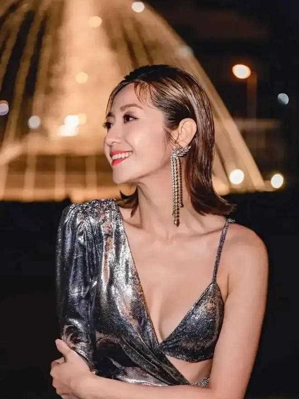 香港tvb女星陈自瑶,曾经有着cti姐姐少男杀手之称的她,大秀美照,身材