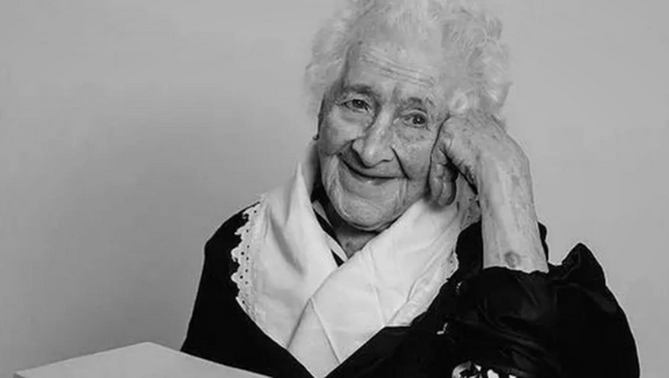 1965年,法国一位名叫雅娜·卡尔曼特的90岁老太太失去了亲人,不得不