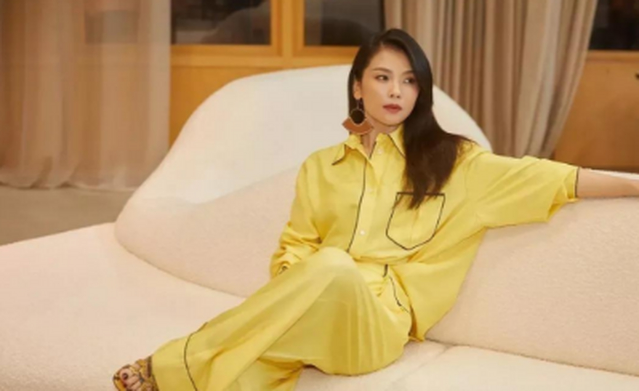 刘涛的睡衣太亮眼睛了,穿睡衣都这么有气质.