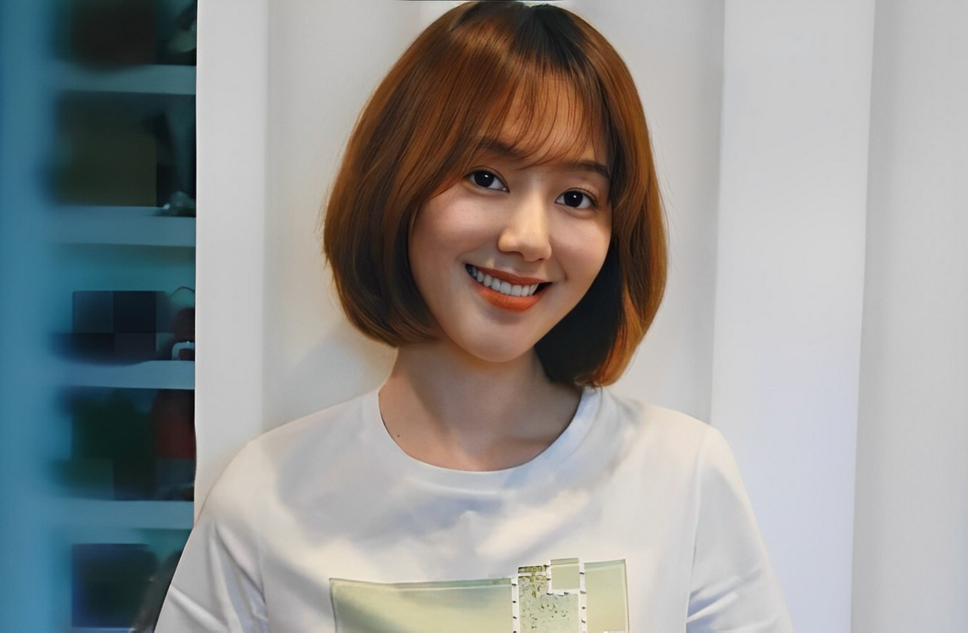 2016年,曾传出主持人王冠因介入他人婚姻而被迫离开电视台.