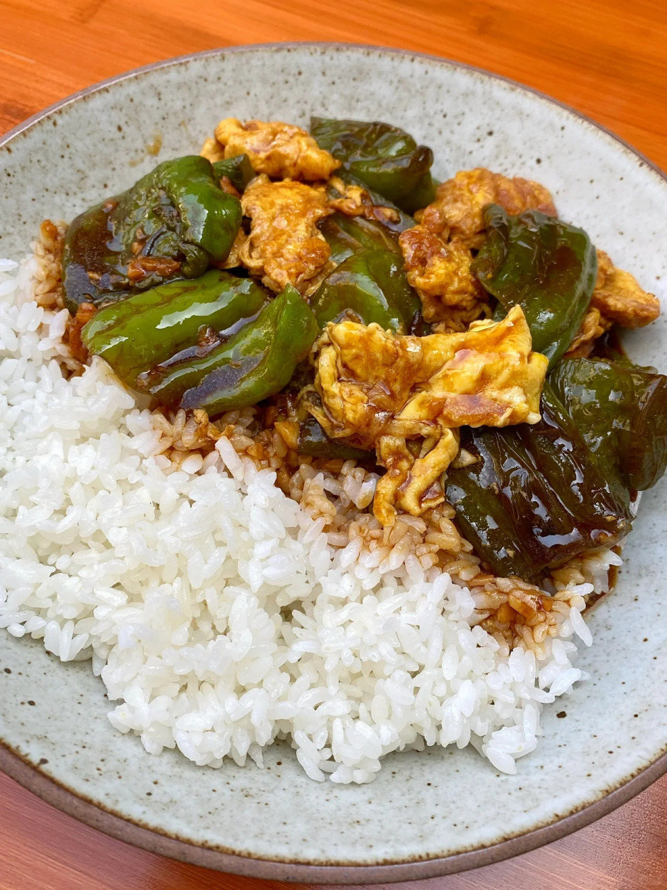 就卖盖浇饭 我好像又发现了一道不得了的下饭菜——虎皮青椒鸡蛋!