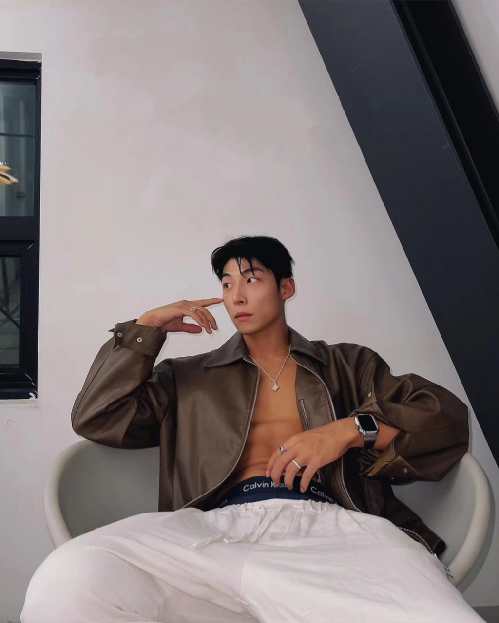 黑皮小哥哥好爷们儿!腹肌好诱人,腹毛好扎眼