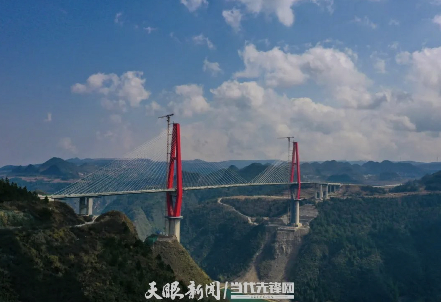 【"桥"见贵州】龙里河特大桥(朵花特大桥)位于黔南布依族苗族自治州