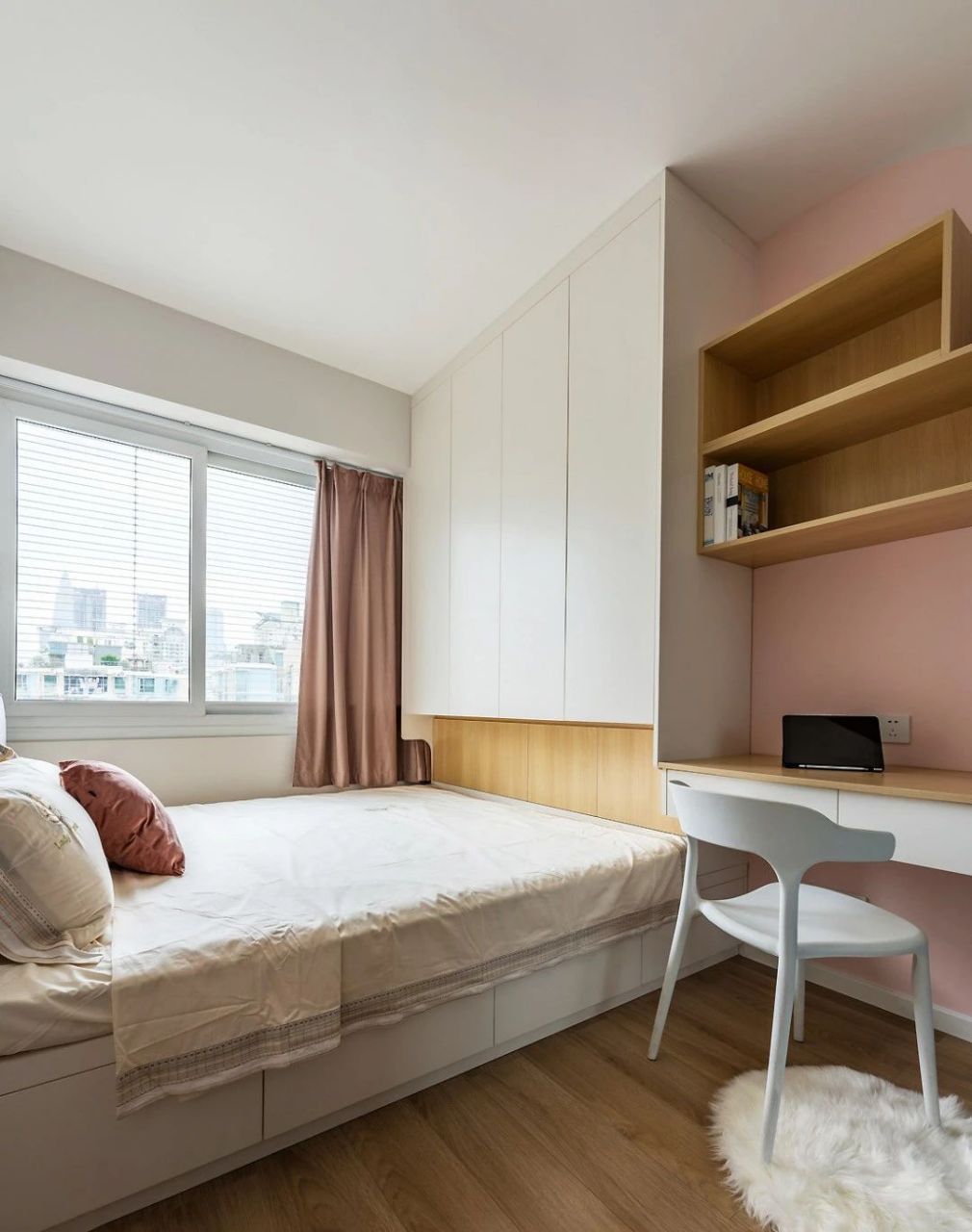 她的30㎡迷你单身公寓,一进门就是洗衣房,比放阳台省事好用!