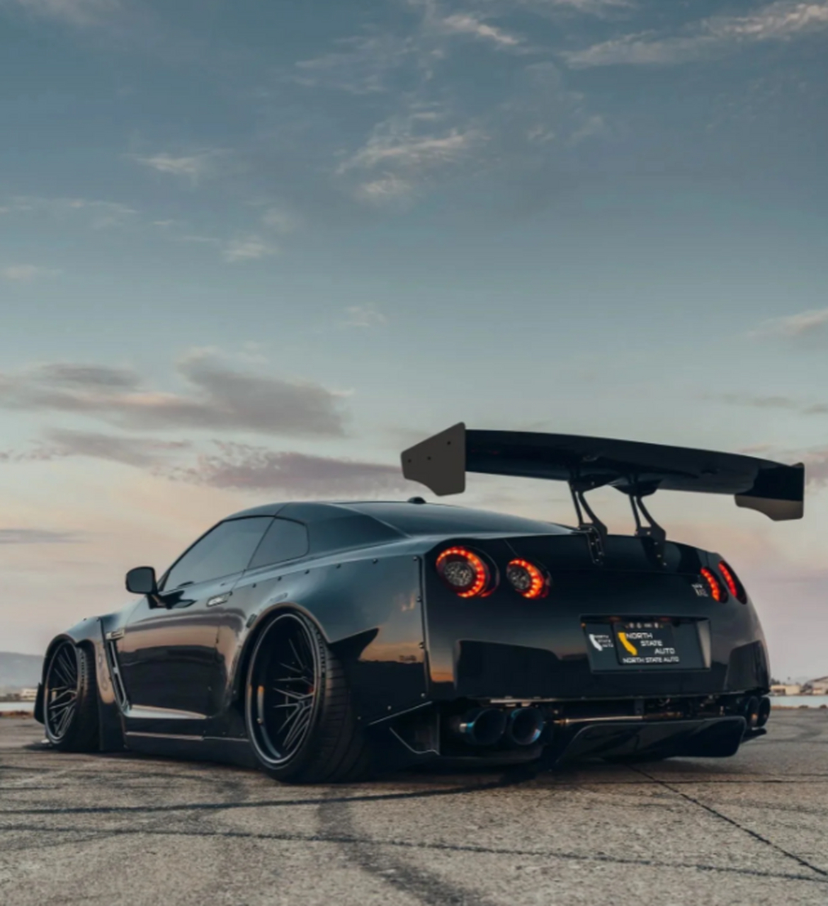 火箭兔暴力宽体改装,挑战战神gtr操控极限!