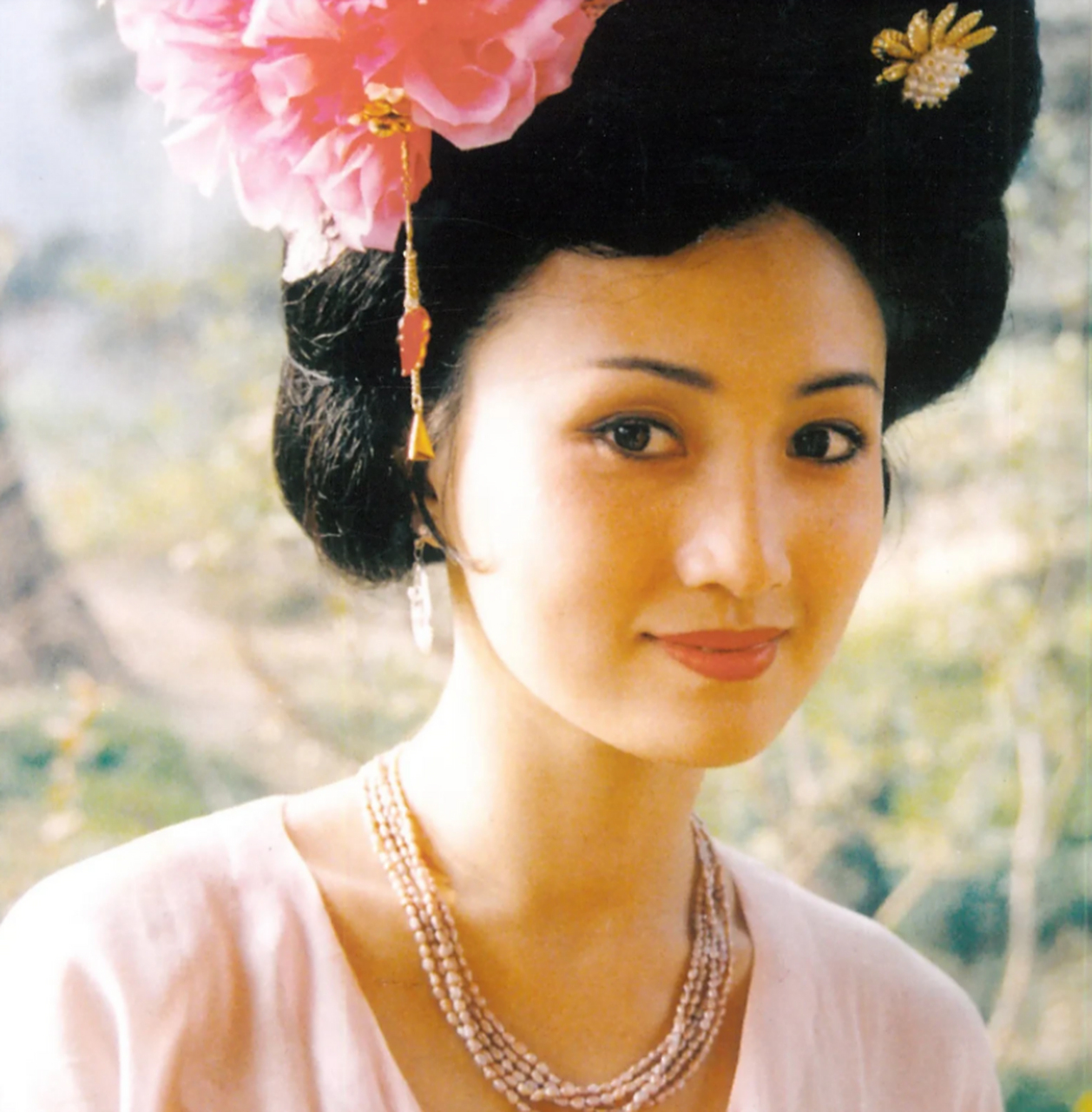 756年7月,从未碰过女人的太监高力士,抱着一位体态