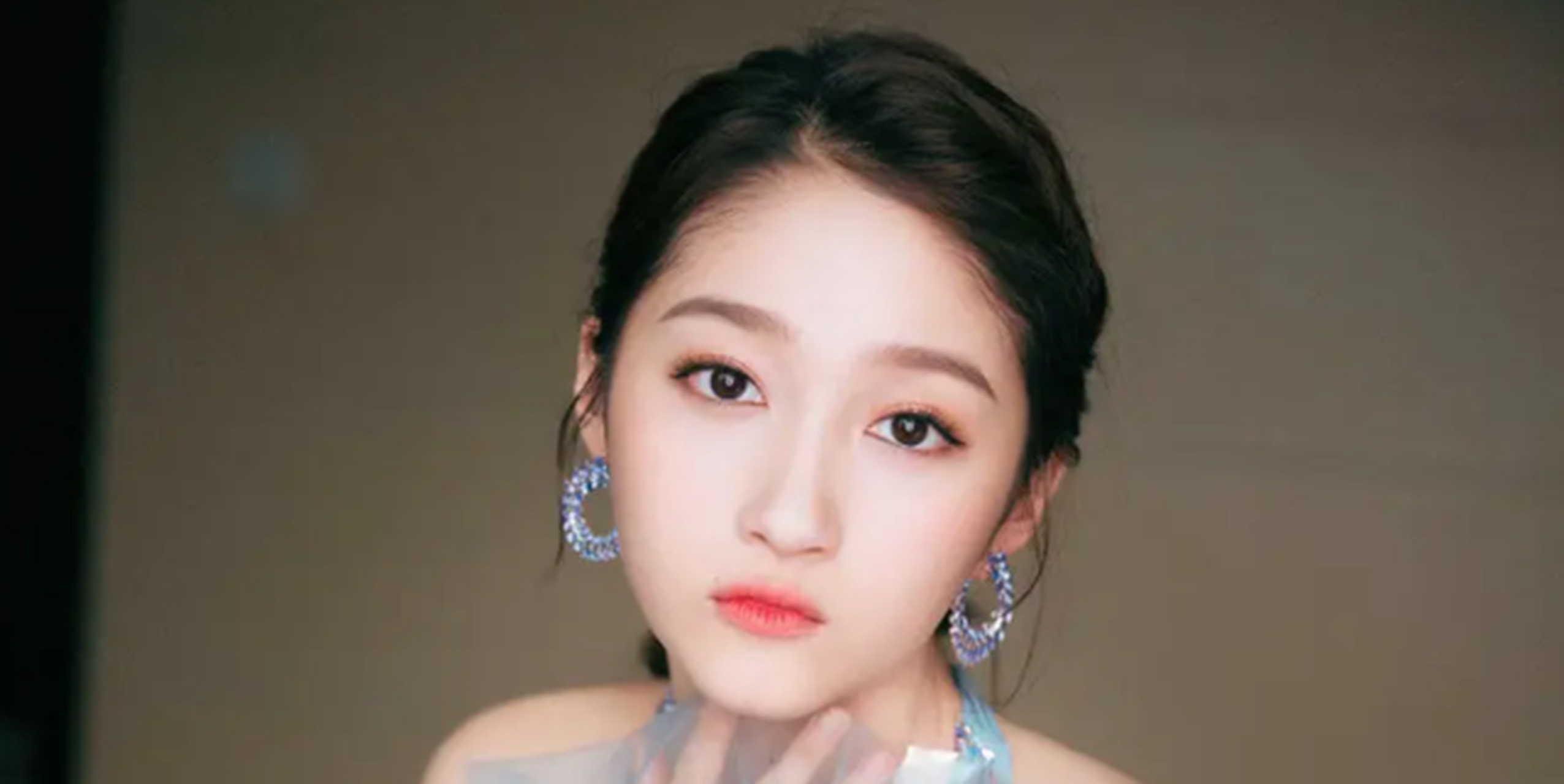 第三位:蔡依林(做翻糖蛋糕,获得国际金奖)[双手鼓掌]