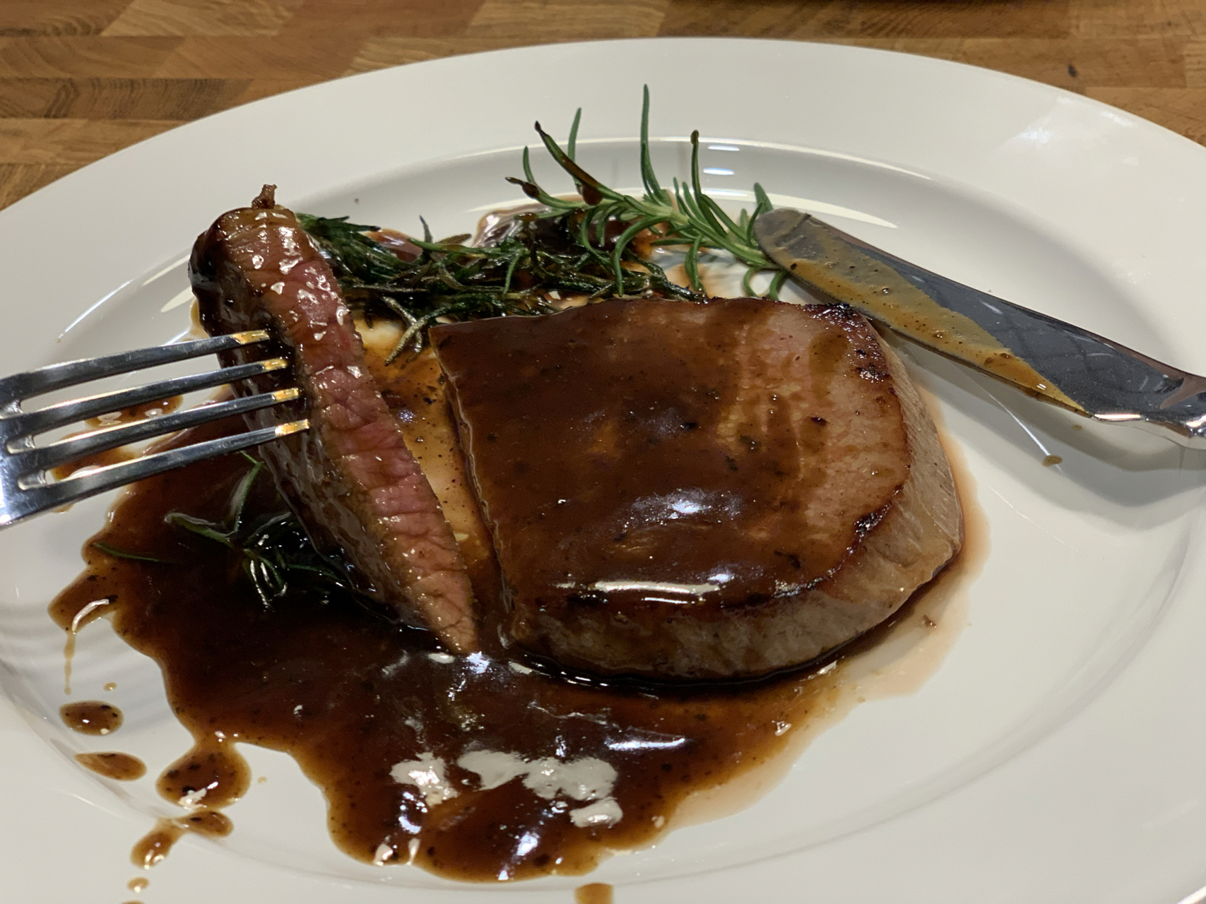 【日常记录】今天是嫩肩 迷迭香牛排 _yyds 我感觉快成为美食博主了