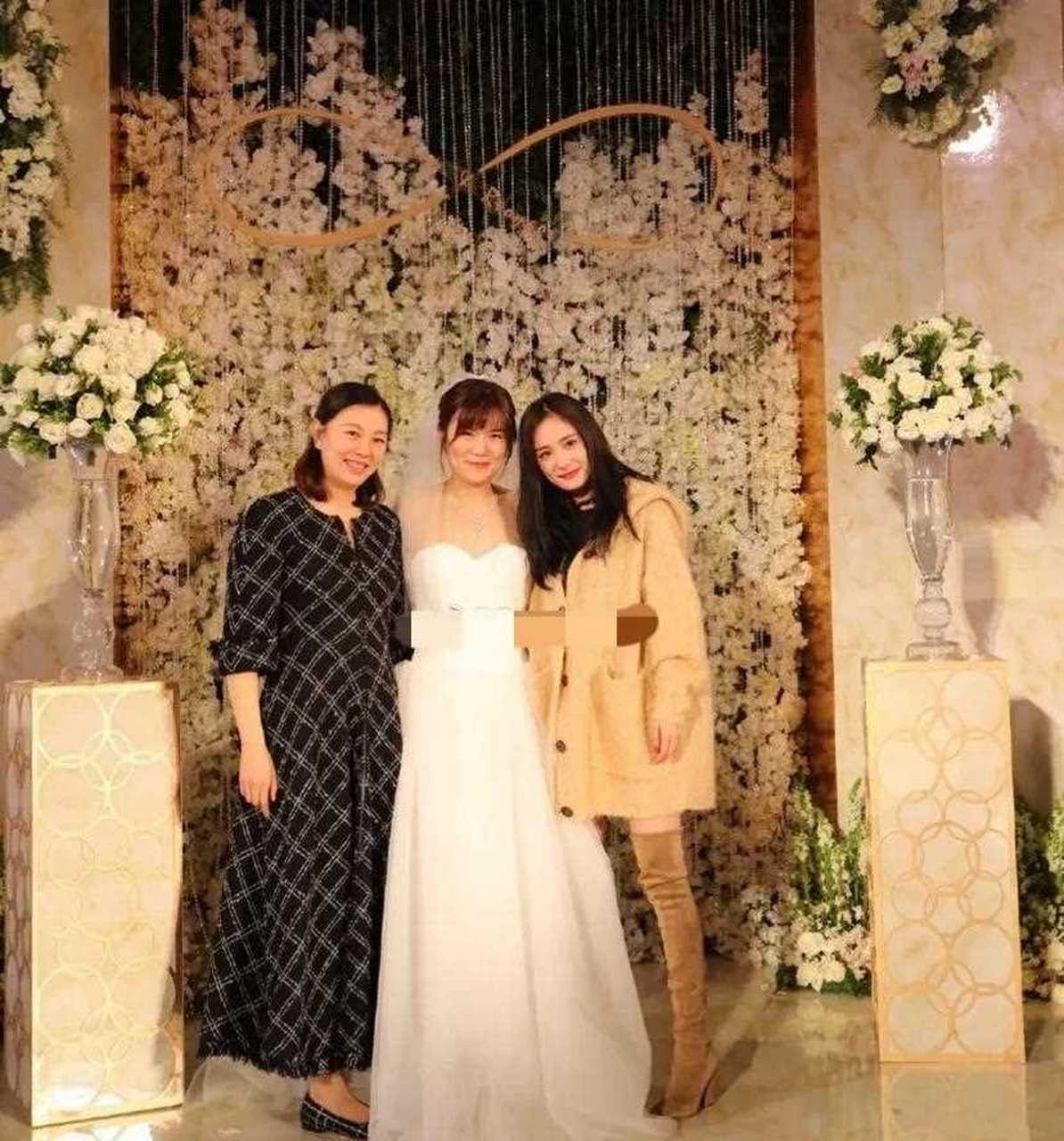 杨幂啥都好,就是看人的眼光不好,比如2016年的刘恺威和2022年的曾嘉.