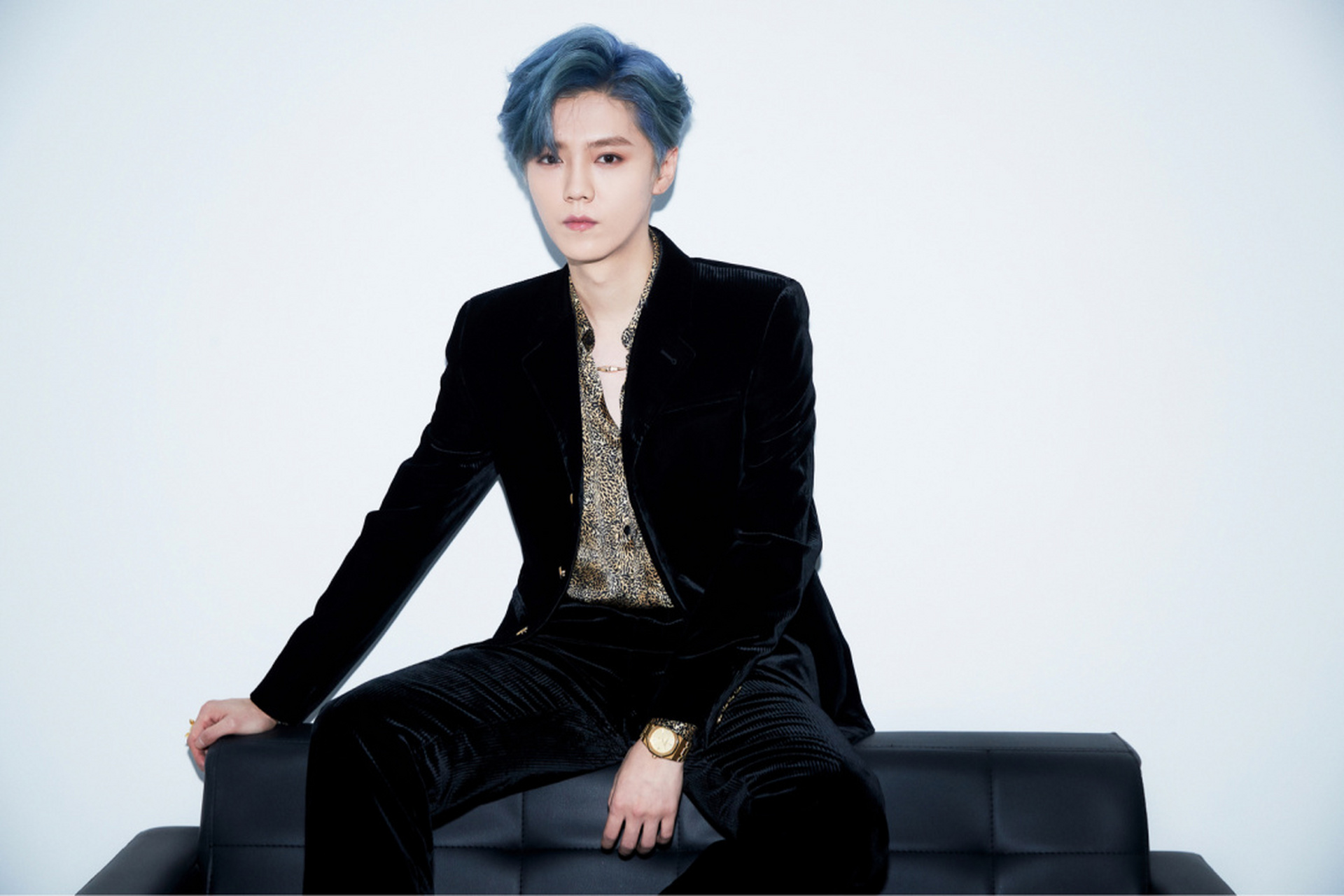 安静的空气 太敏感,需要鹿boss美颜来治愈,鹿晗蓝发福利大放送!