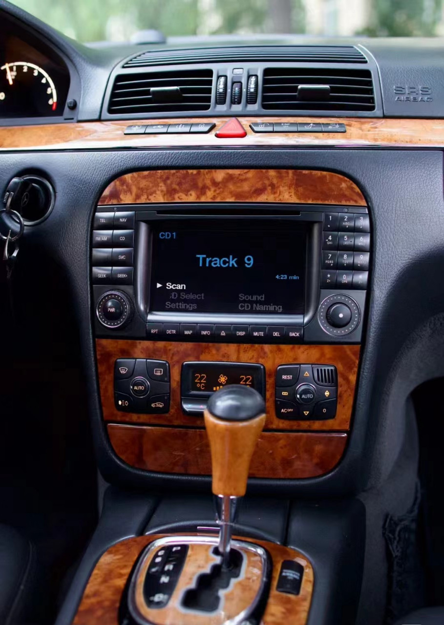 二手车创作人# 国内不常见的美版,奔驰s430的质感,4.3升 v8发动机.