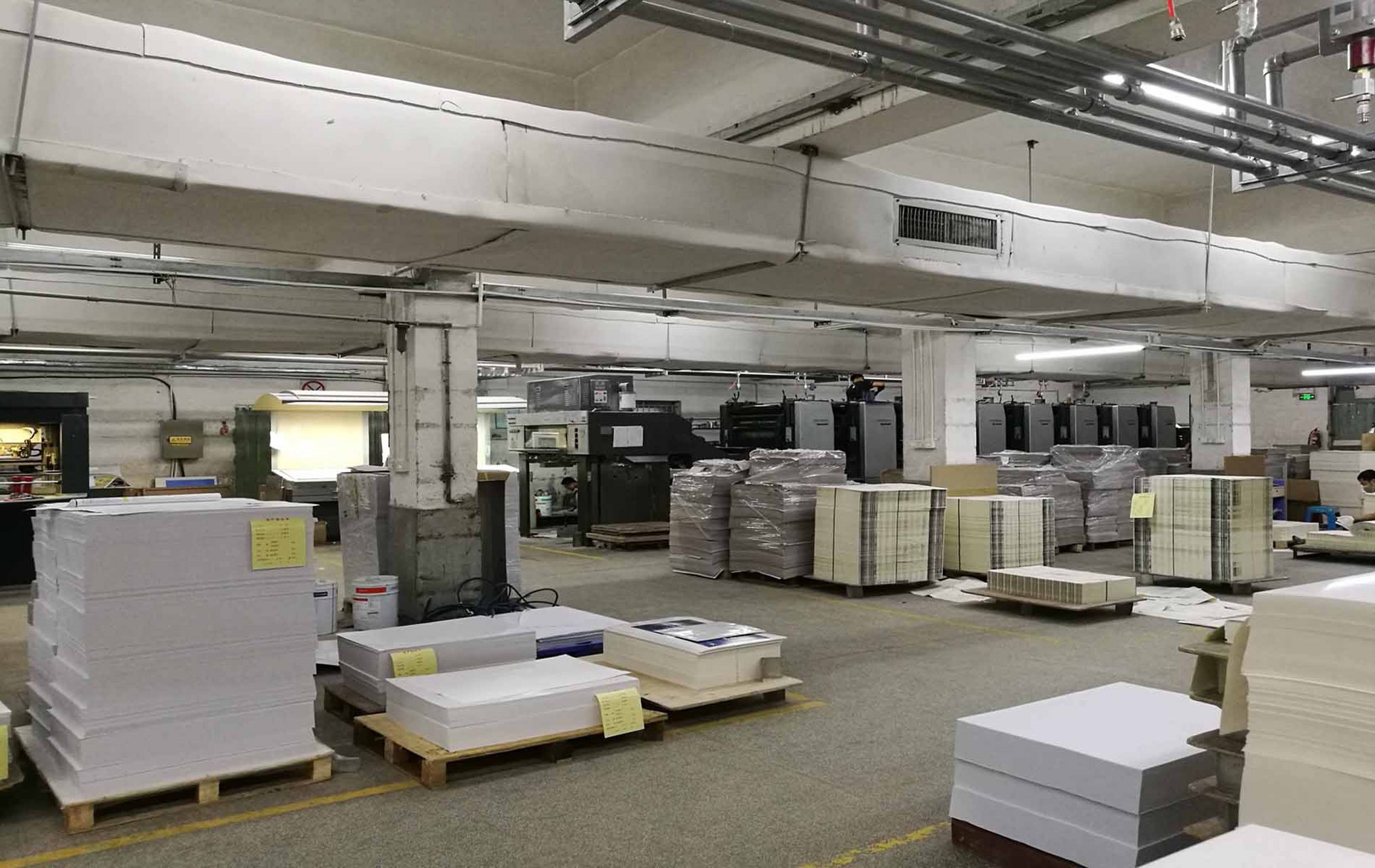 亚克力丝印：引领未来标识之光