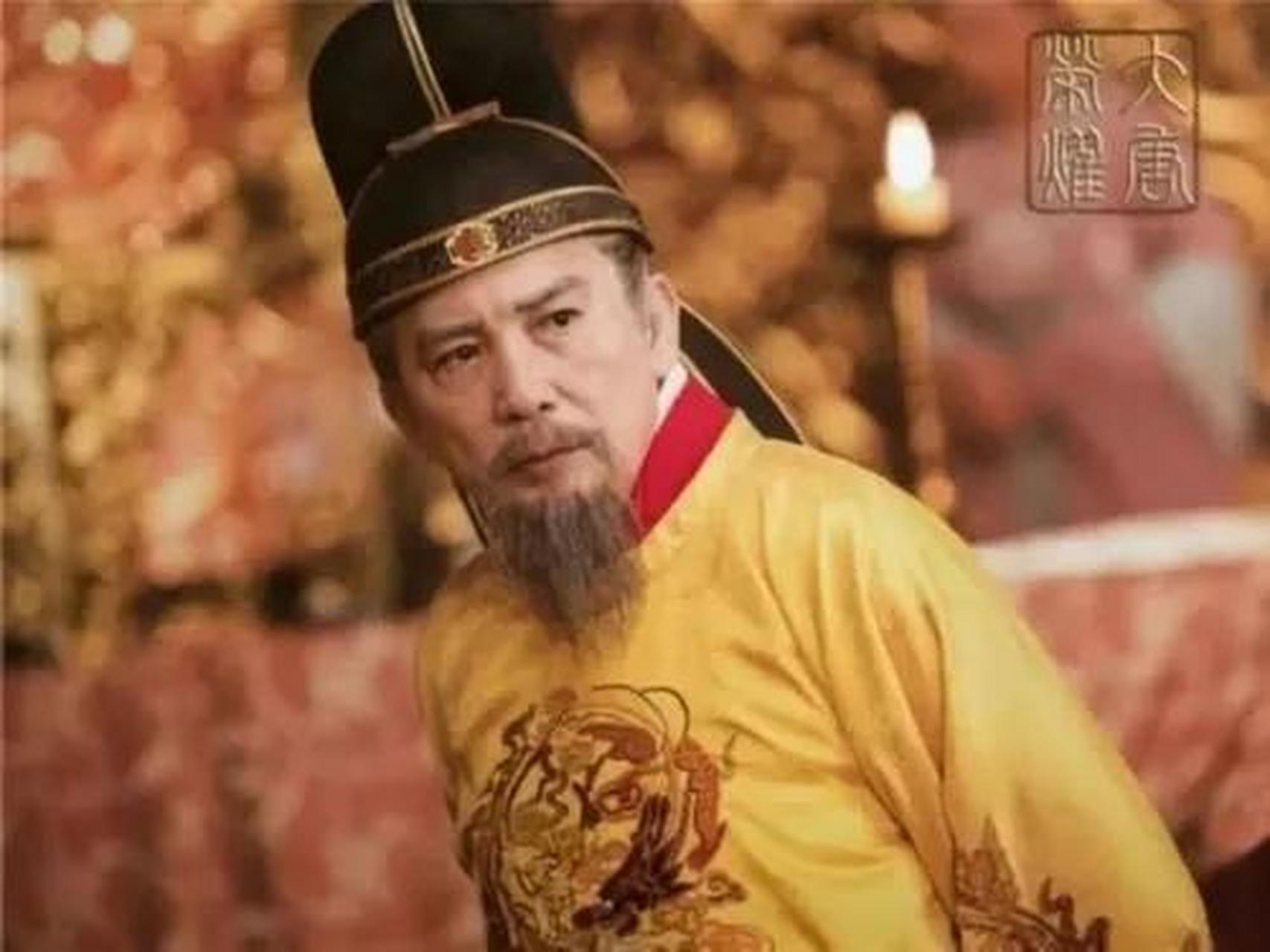 752年的一天,宰相李林甫和儿子李岫在花园散步,看到花园的工匠在干活