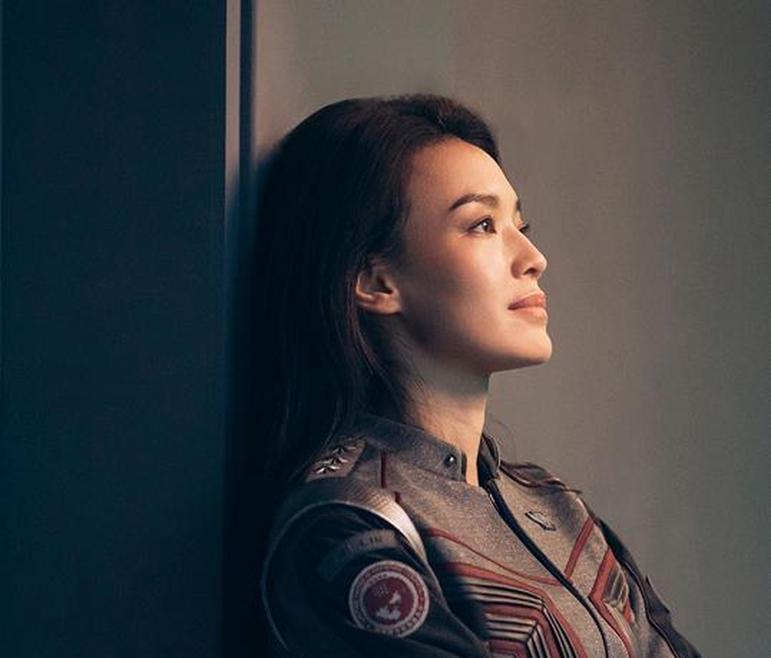 《上海堡垒》:鹿晗舒淇上演"姐弟"感情戏