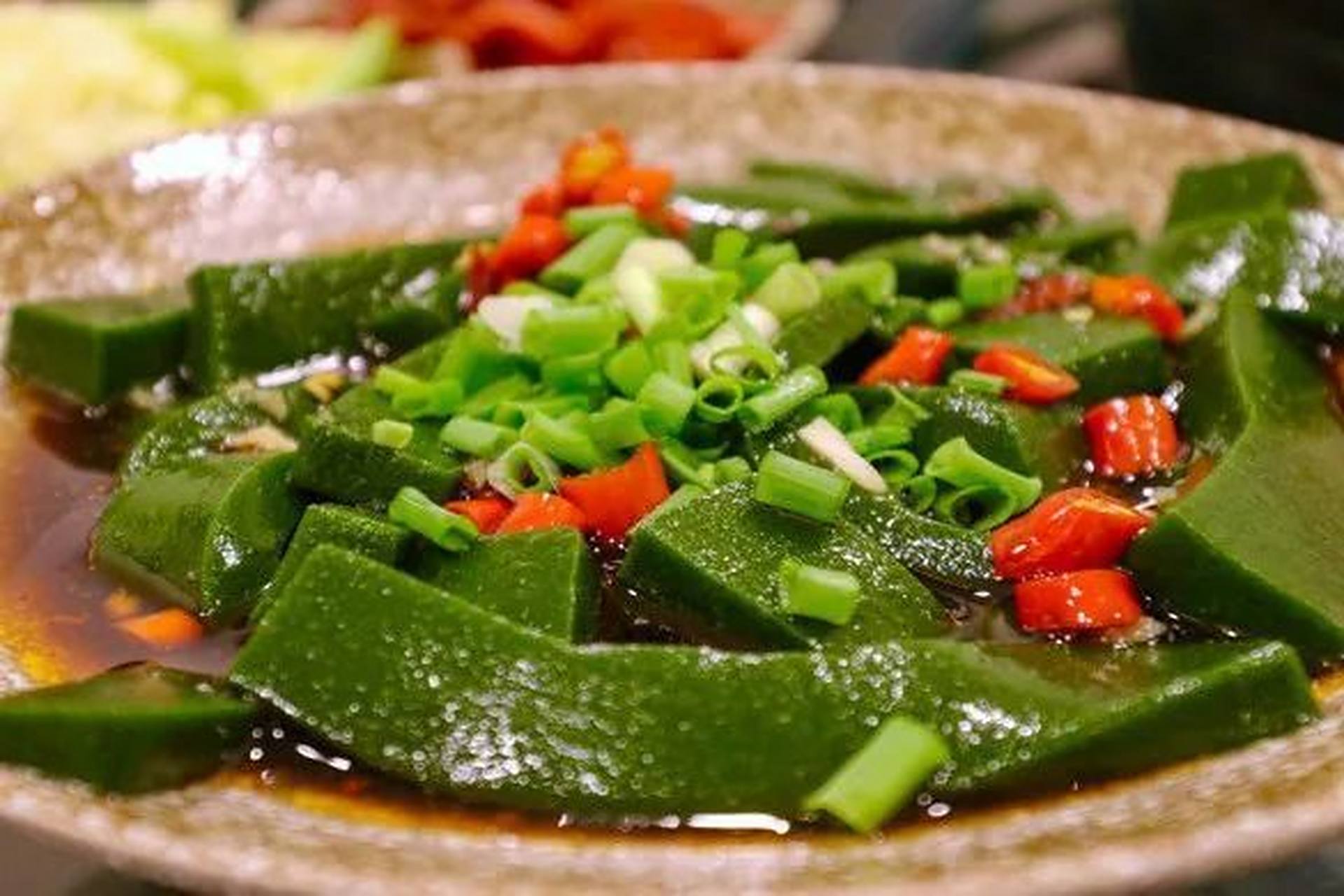 "神仙豆腐",又名"斑鸠豆腐".