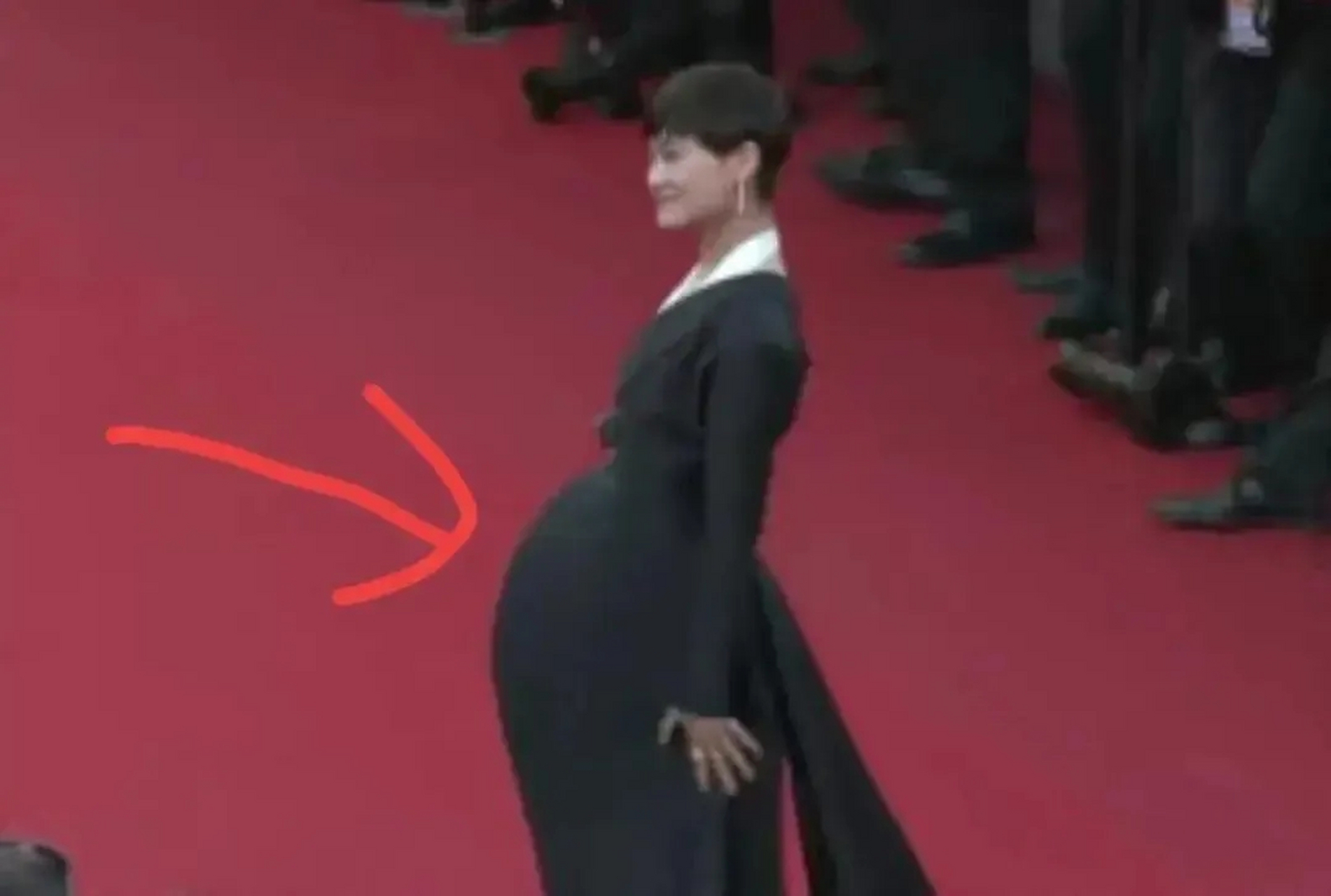 李宇春这是怀孕了?