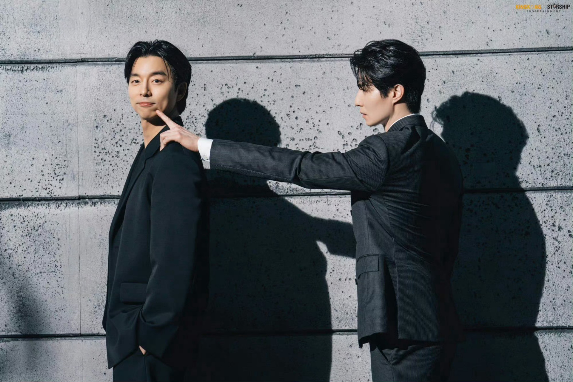 "死鬼cp"同框出镜,孔刘x李栋旭,十年如一日的帅气~我的两位老公为什么