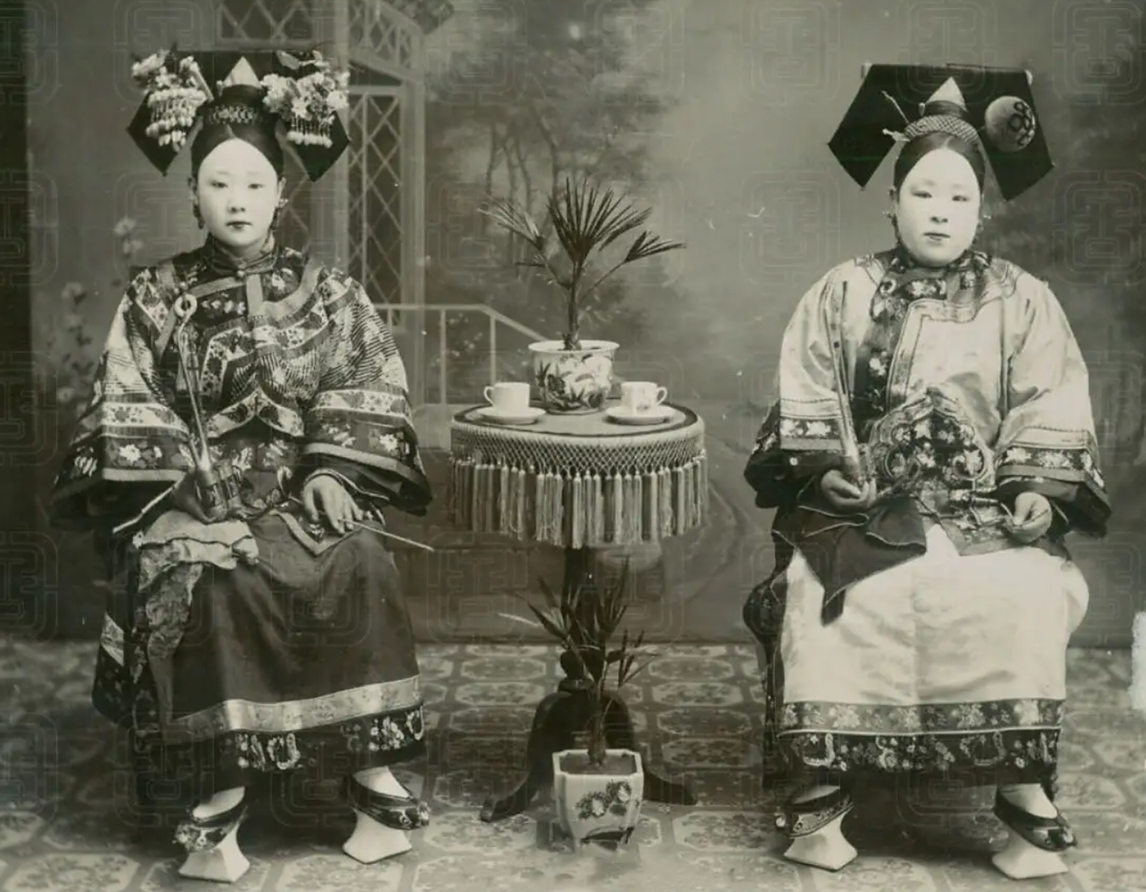清朝妃子旧照,这颜值符合你对后宫嫔妃的想象吗