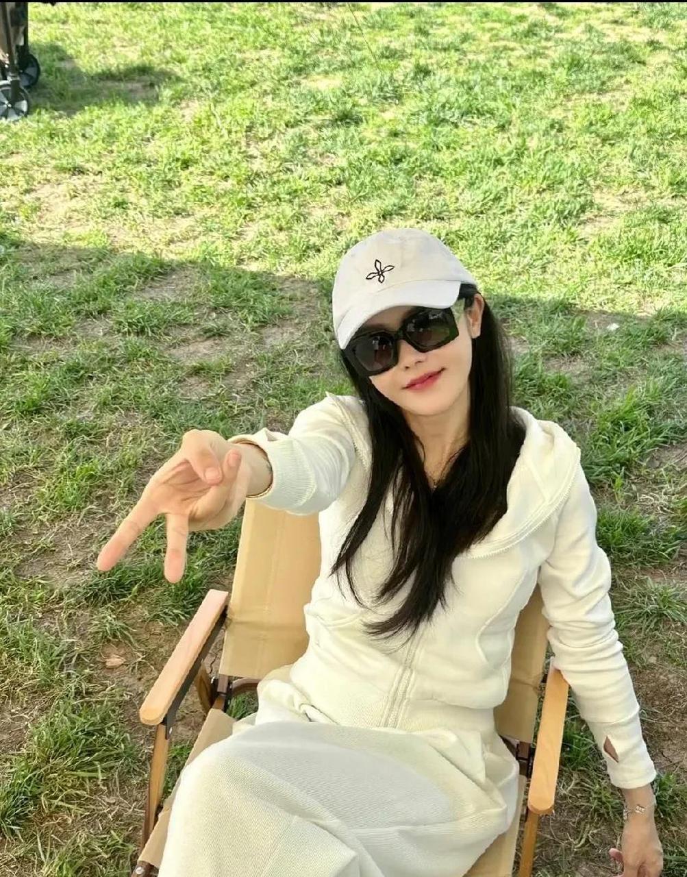 看小杨嫂这次带着婆婆老公孩子闺蜜一起去烧烤露营了.