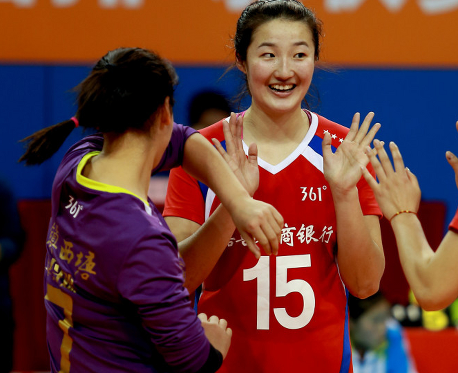 浙江女排主攻手汪慧敏的打手出界技术很是了得.