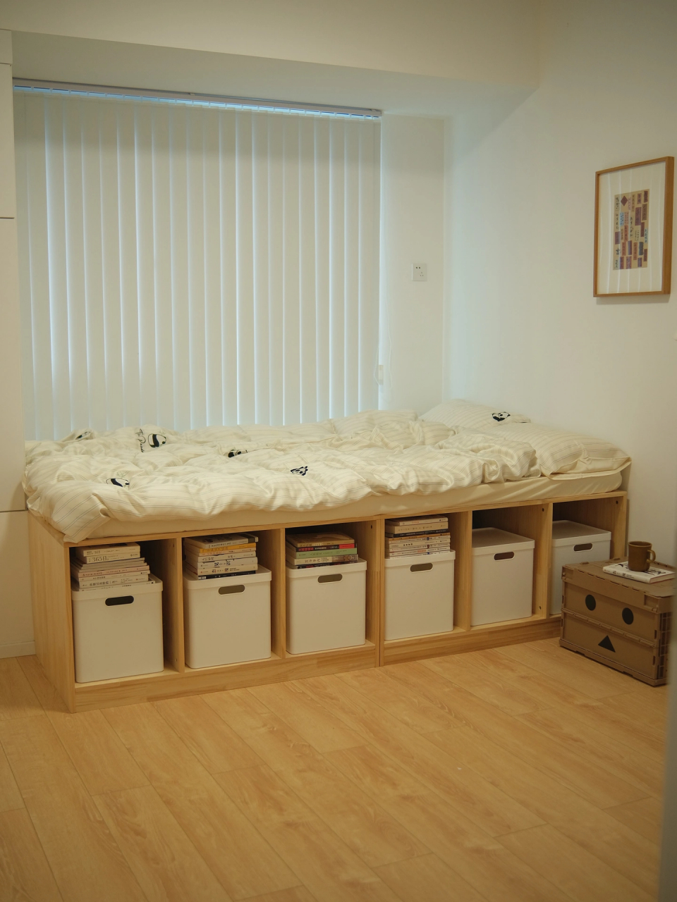 我家这个空闲的小房间,尺寸3*4米,其中有一个不能砸掉的大飘窗,尺寸0.