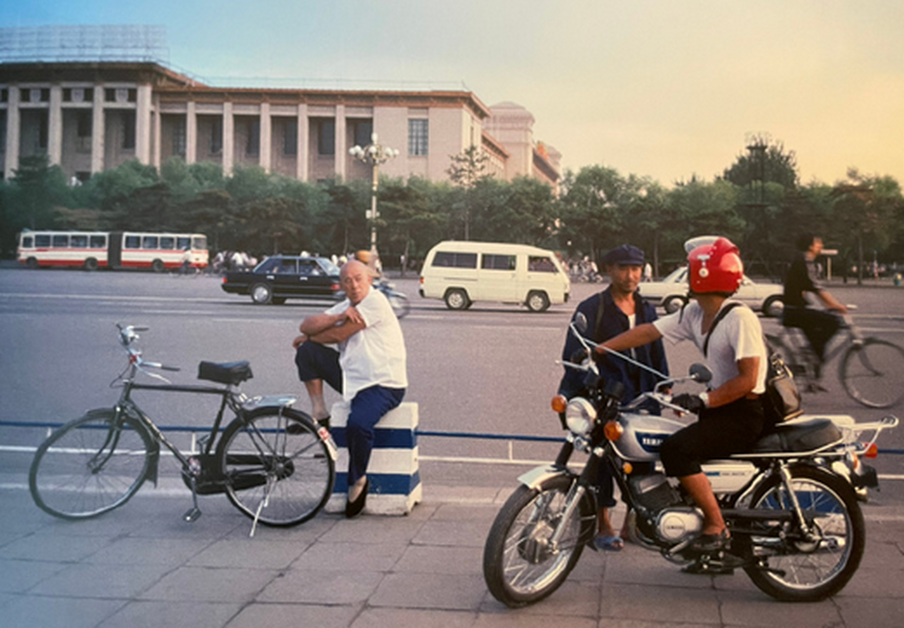 1985年,北京街头骑雅马哈的牛人!