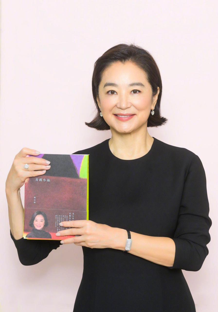 林青霞获颁香港大学荣誉博士学位!