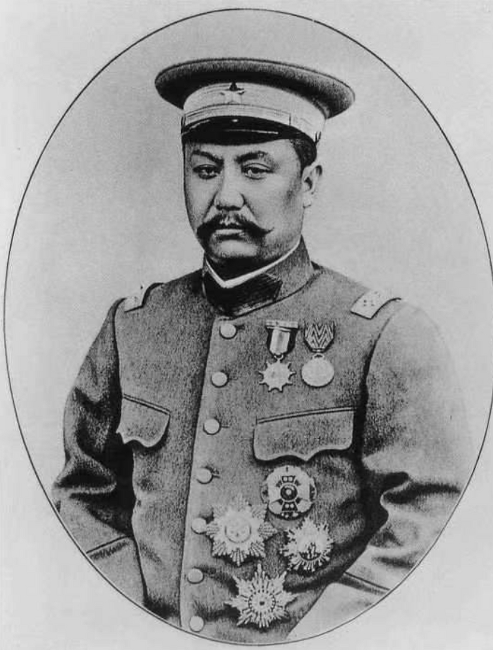 1949年12月,阎锡山带了很多黄金导致飞机超重,陈立夫让他少带一些,但