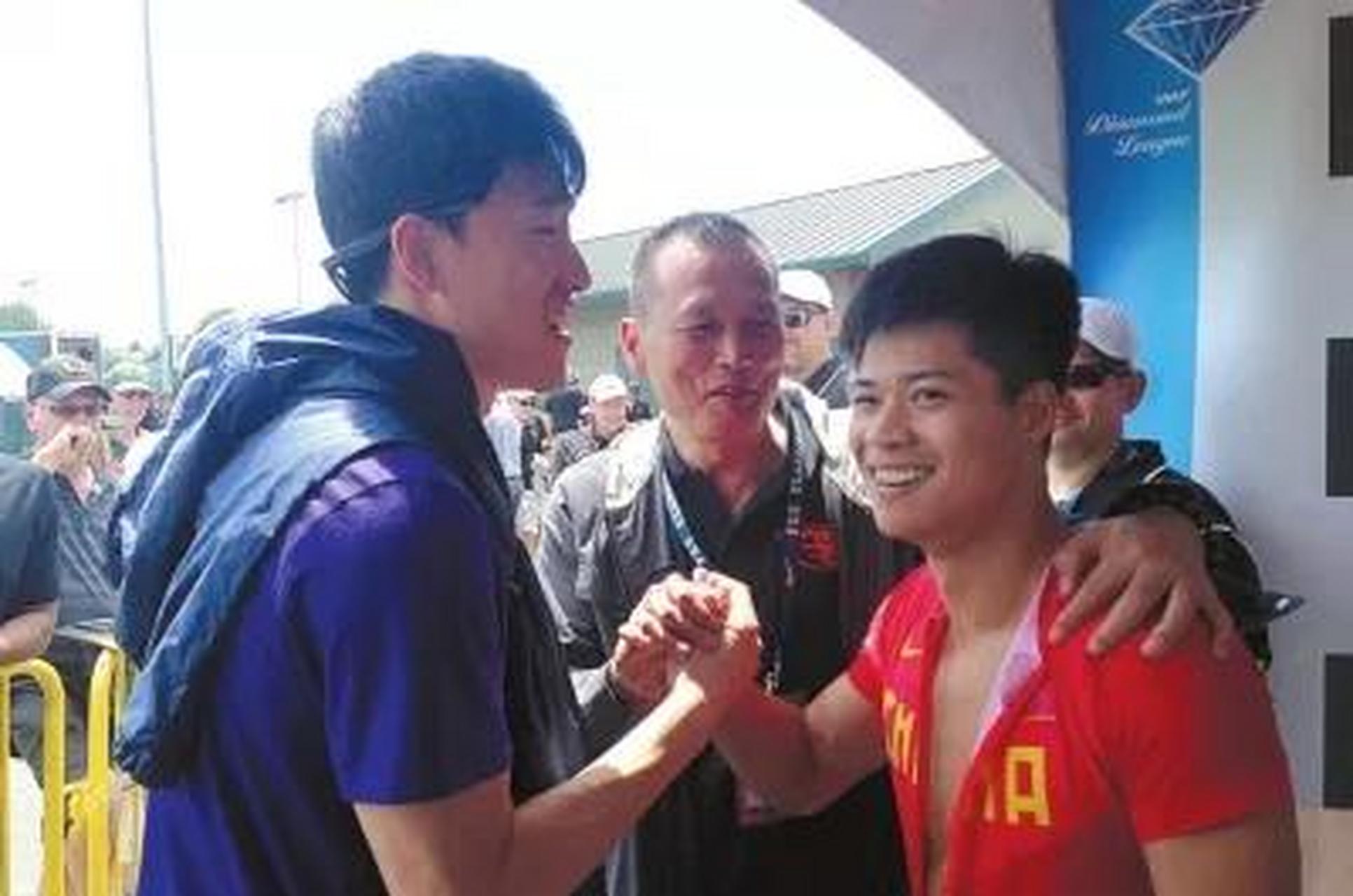 苏炳添和刘翔在一起竟然如此娇小,看上去乖乖的好可爱