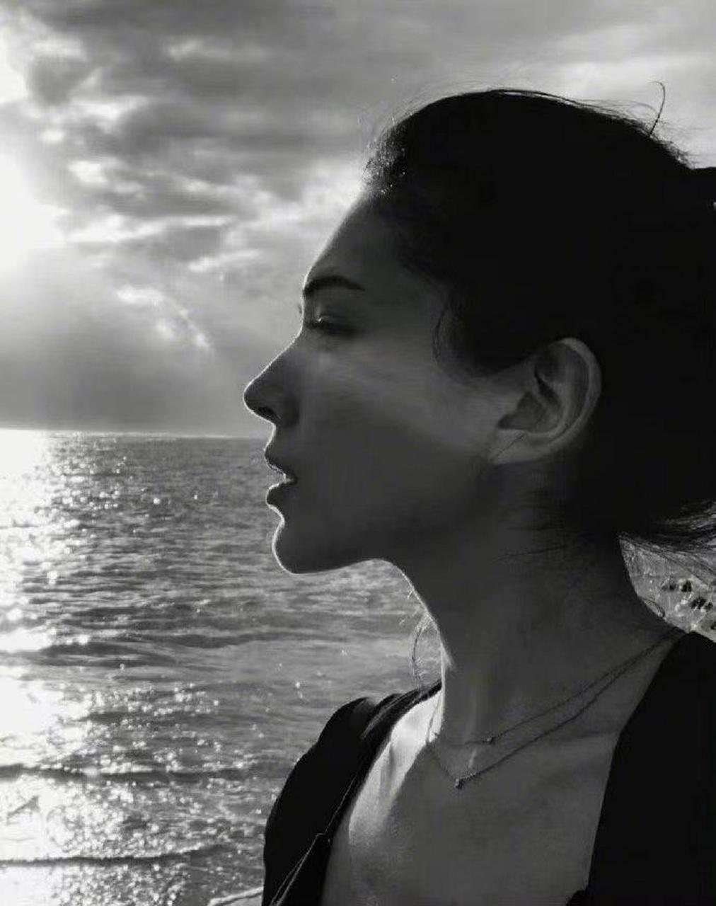 明星侧脸图,你能认出几个?