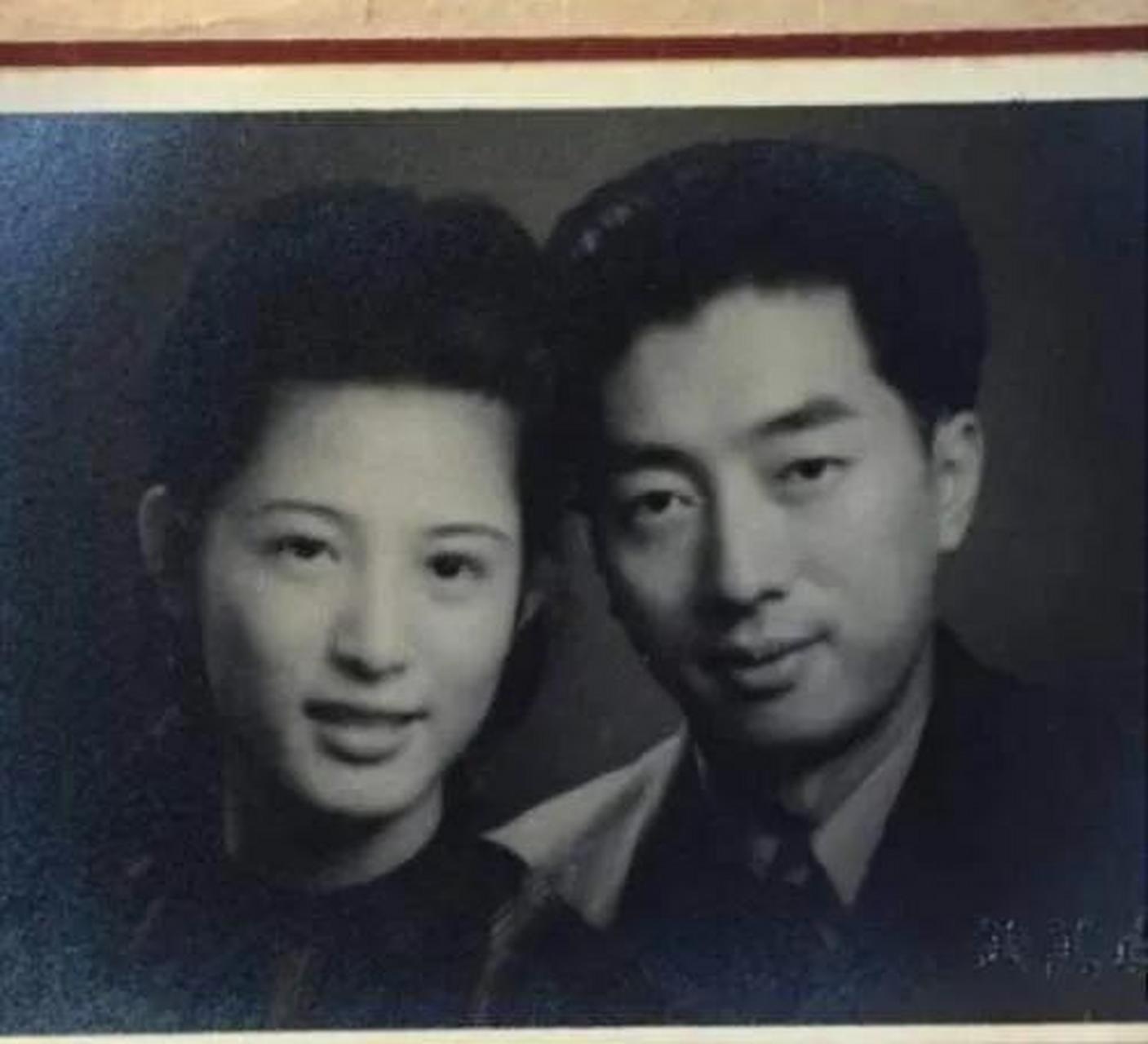 领动计划# 照片里的故事:徐谟佳:1923年生,民国时期上海一名普通判栽