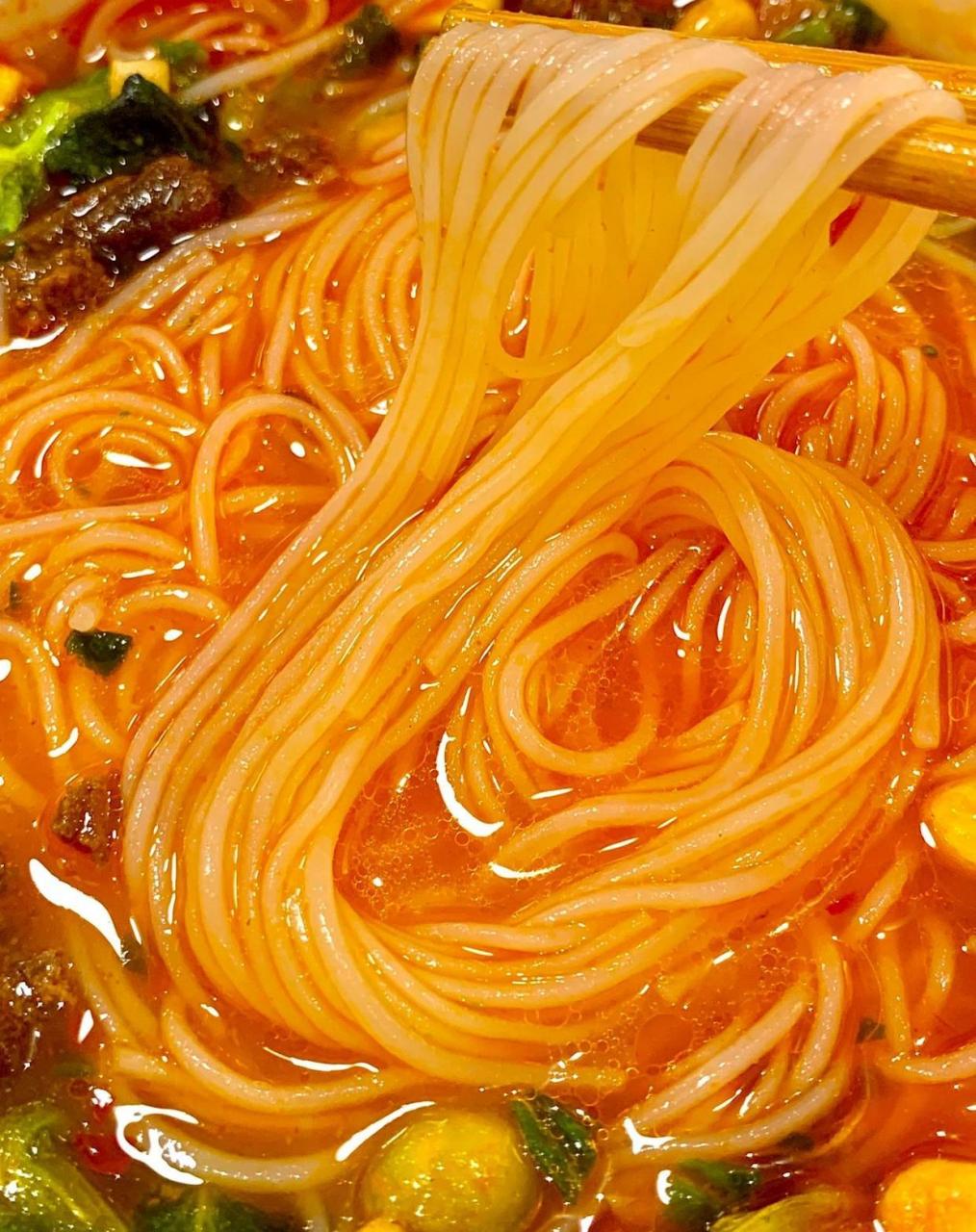 答应我,一定要试试这个酸汤牛肉粉!!![鸡蛋]📙【西红柿酸汤牛肉粉】