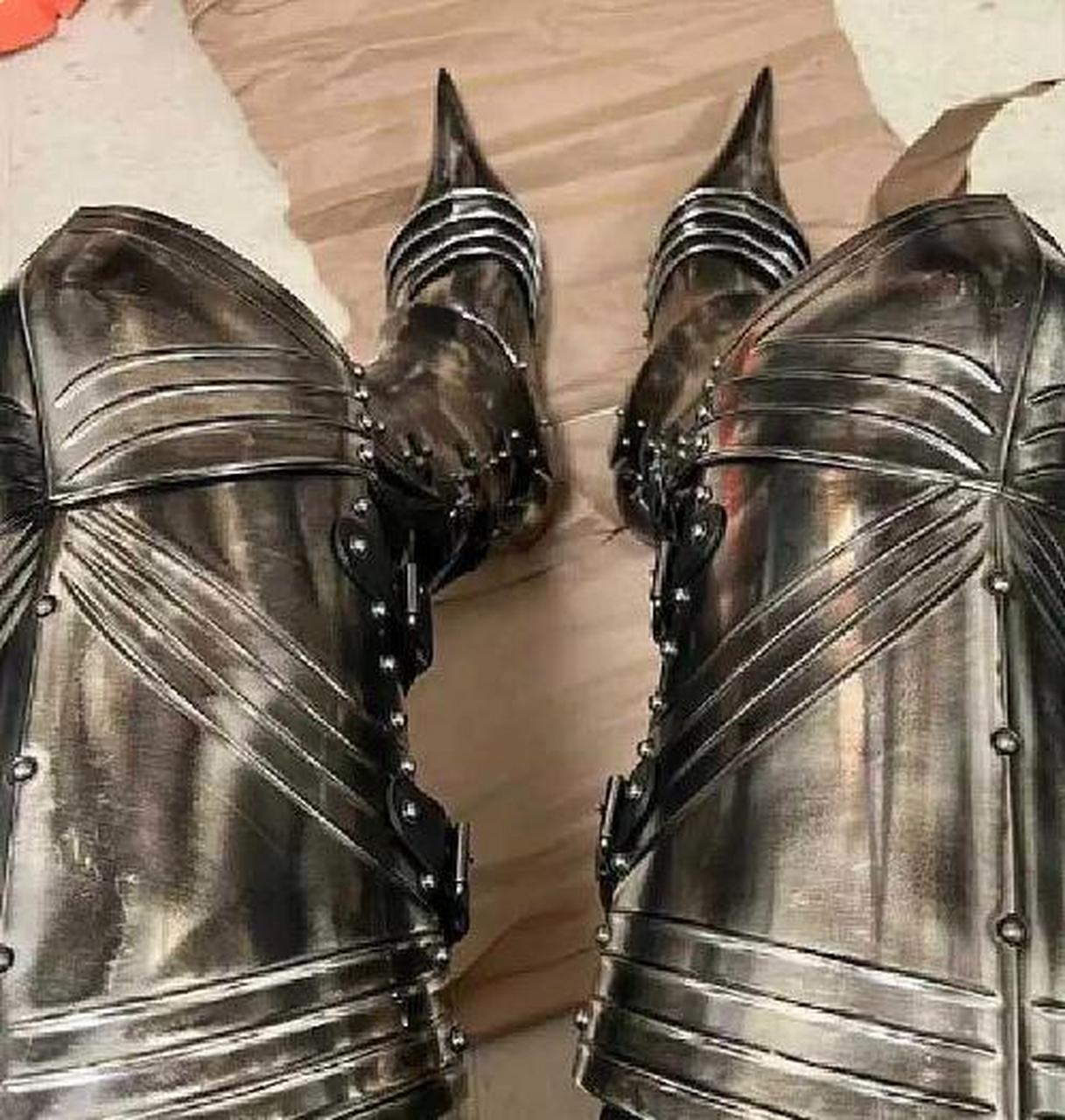 这是中世纪的骑士靴,终于明白他们为什么不喊驾了!