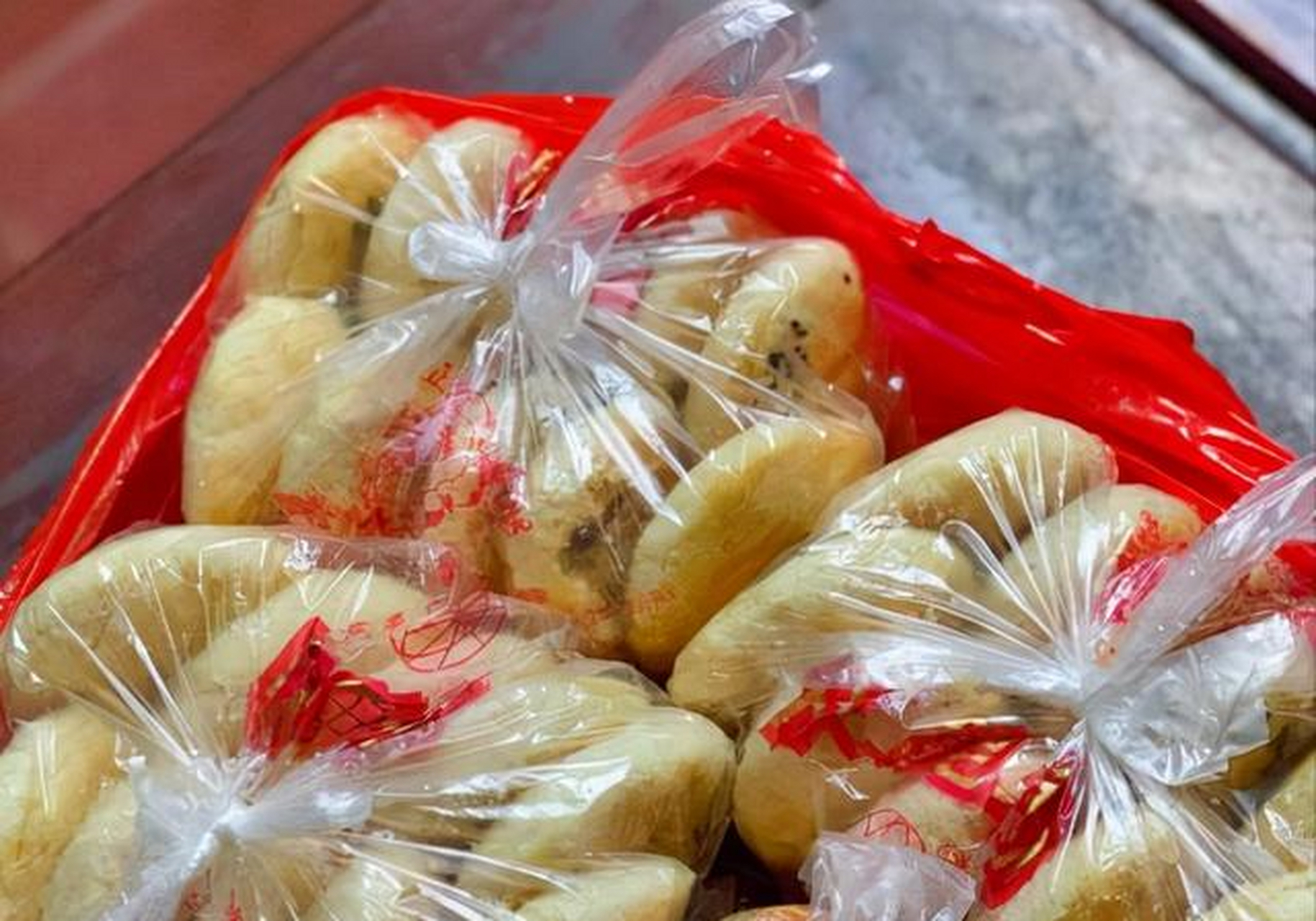 厦门同安有三宝,马蹄酥,炸枣和封肉,他们家就占两样.