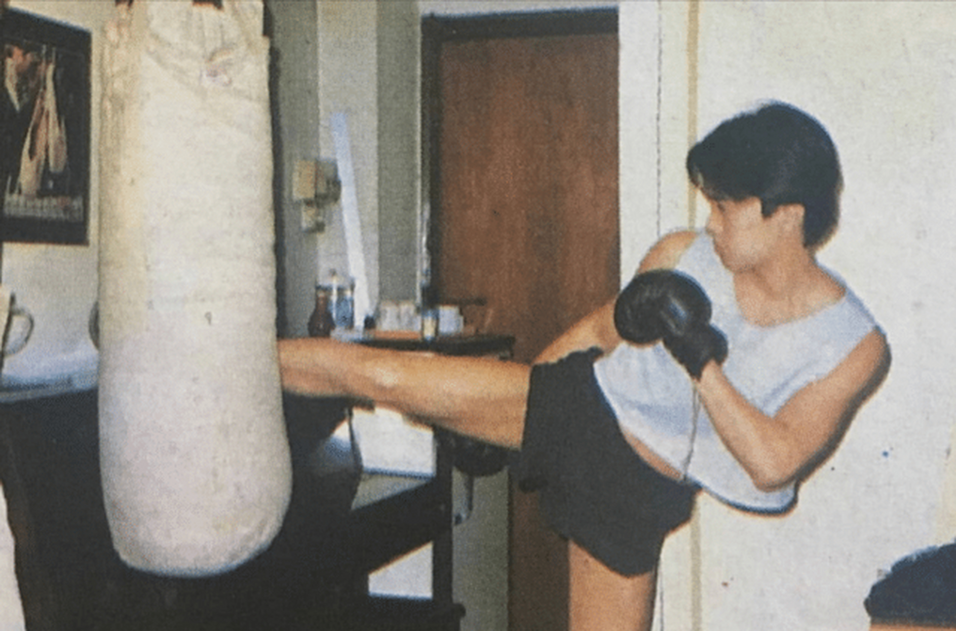 电视剧《430穿梭机》可以说是周星驰最早的一部电视剧了,即使是那些